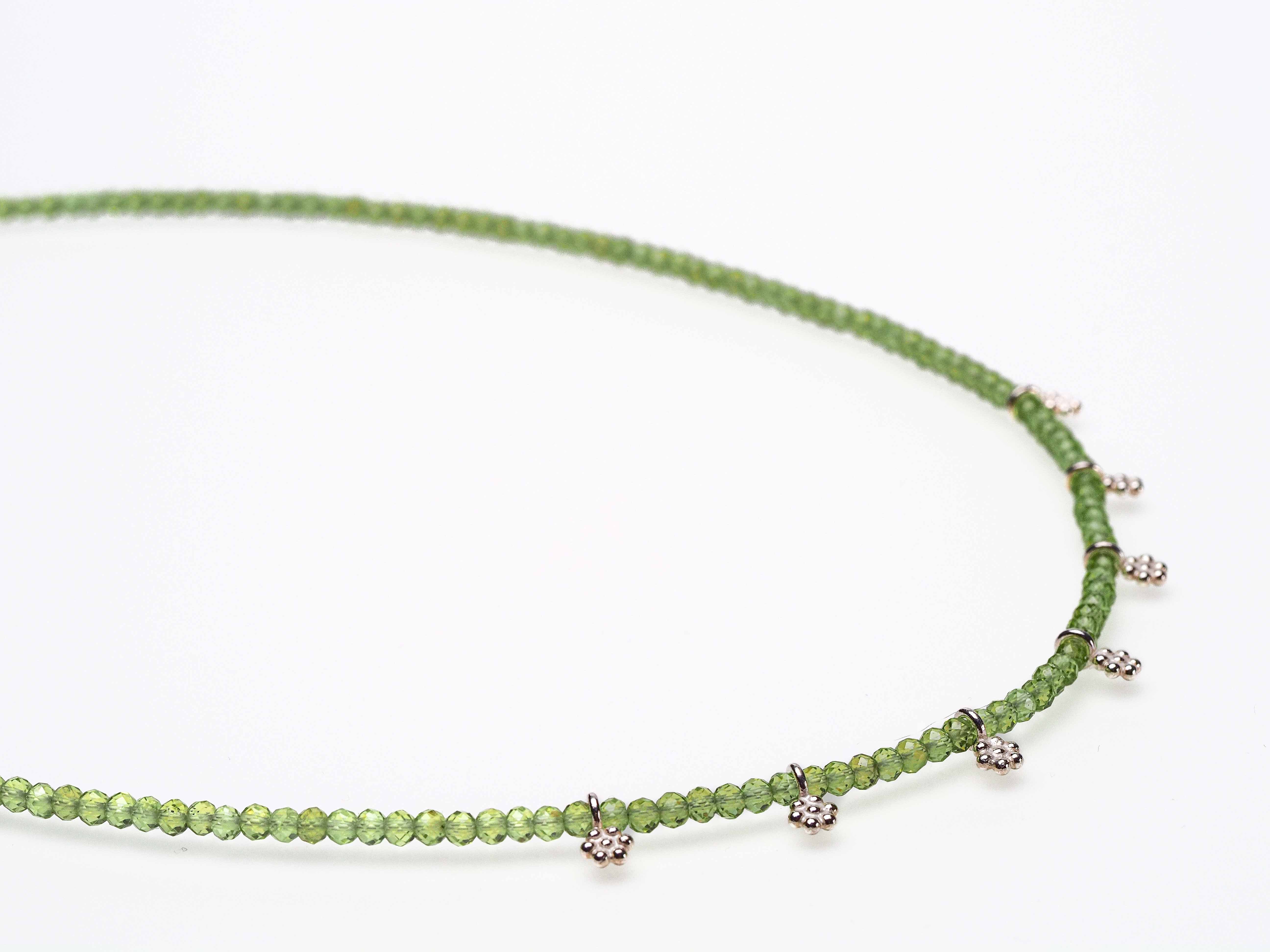 Peridot necklace green gemstone necklace 49cm flowers silver