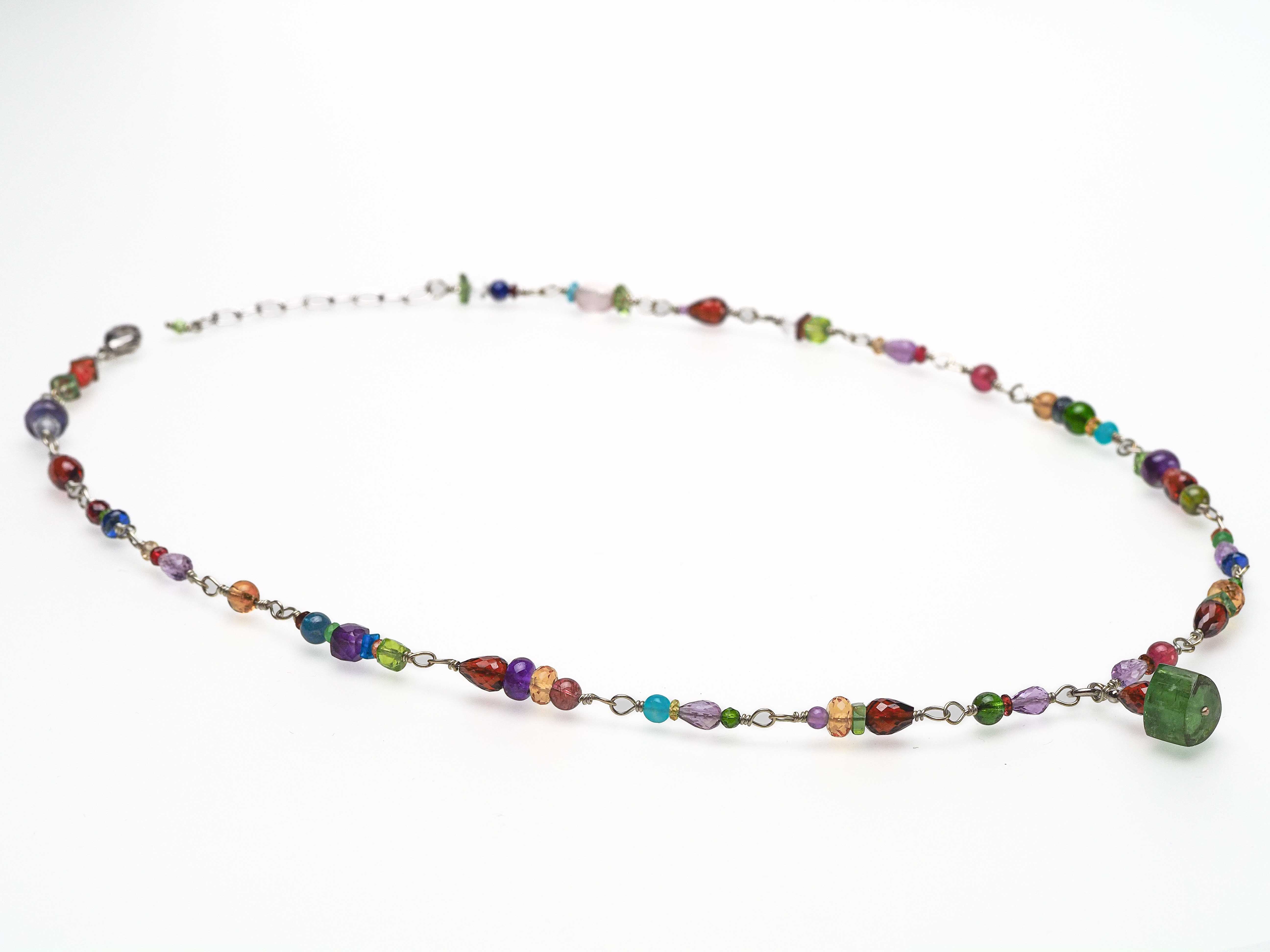 Turmalin Kette Silber – Farbenfrohe Rosenkranz Edelsteinkette mit grüner Turmalin-Spitze, handgefertigtes Einzelstück