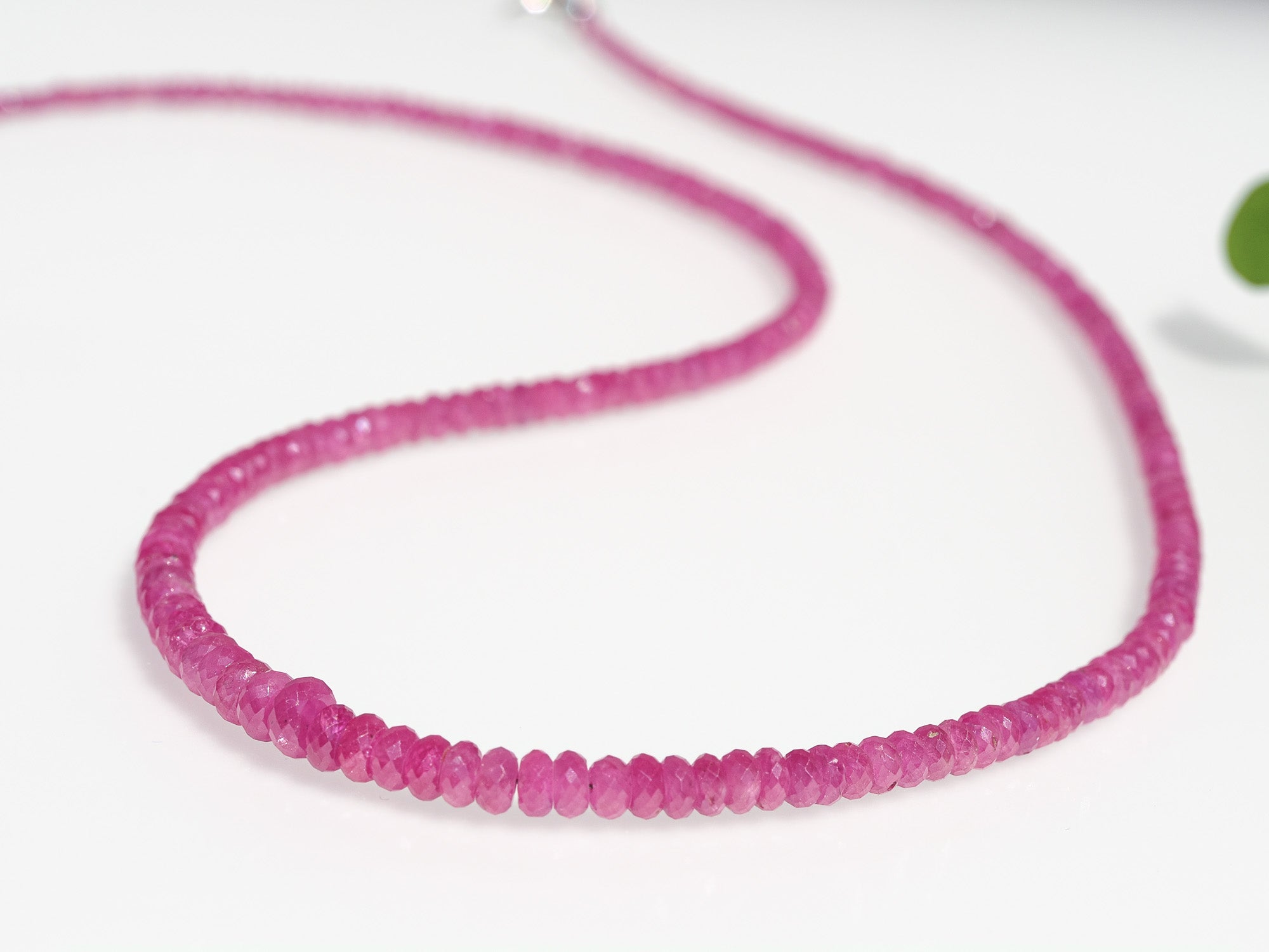 Pink Saphir Kette 925 Silber – facettiert & selten