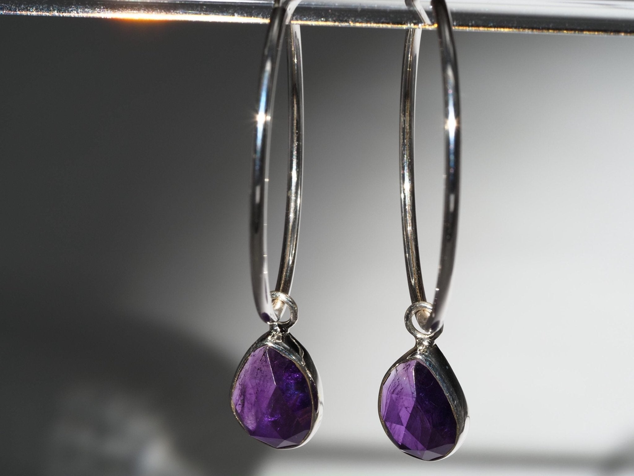 Amethyst Silber Creolen – elegante Ohrringe mit violetten Edelsteinen