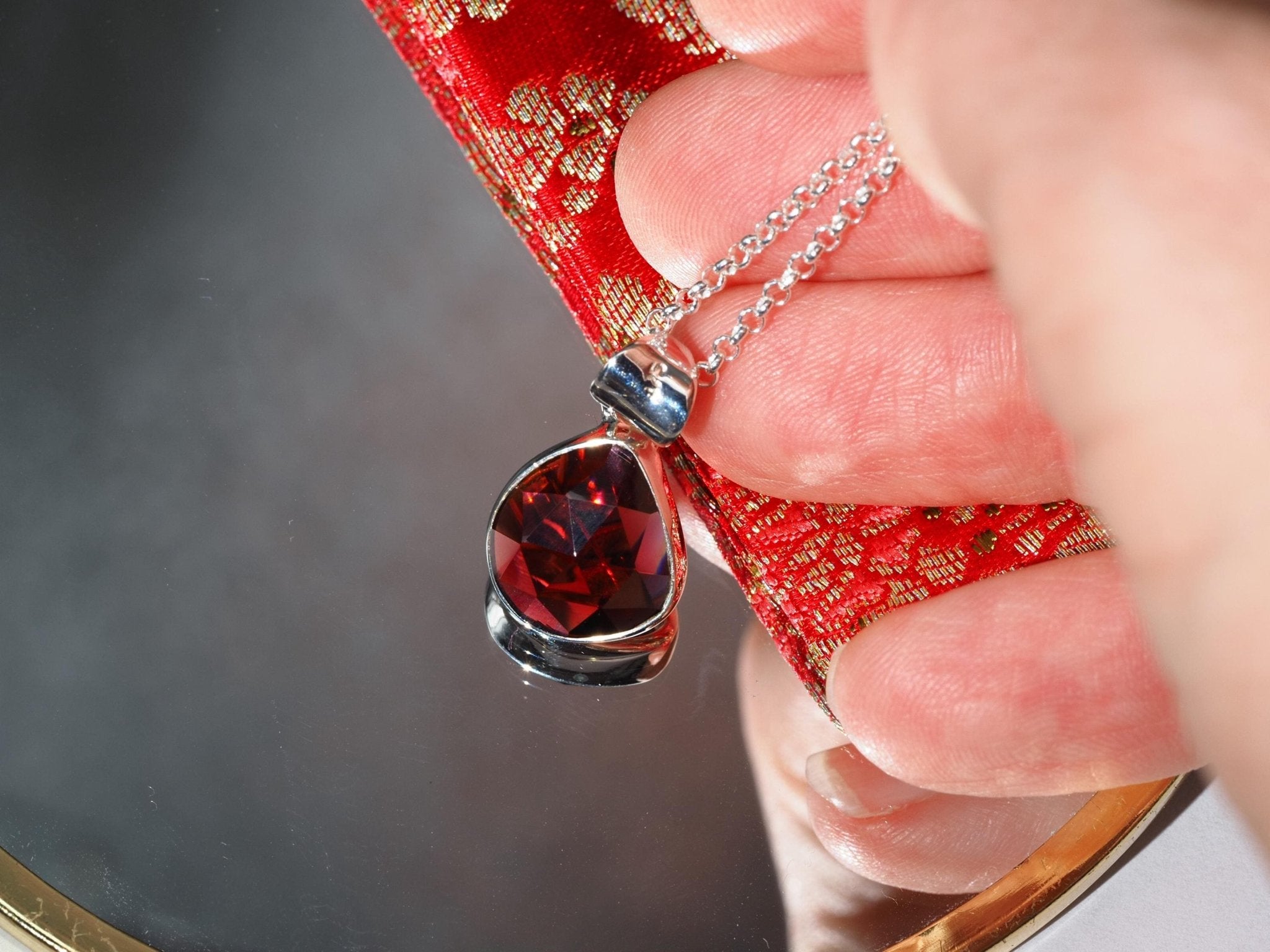 Anhänger Granat – roter Edelsteinanhänger Silber