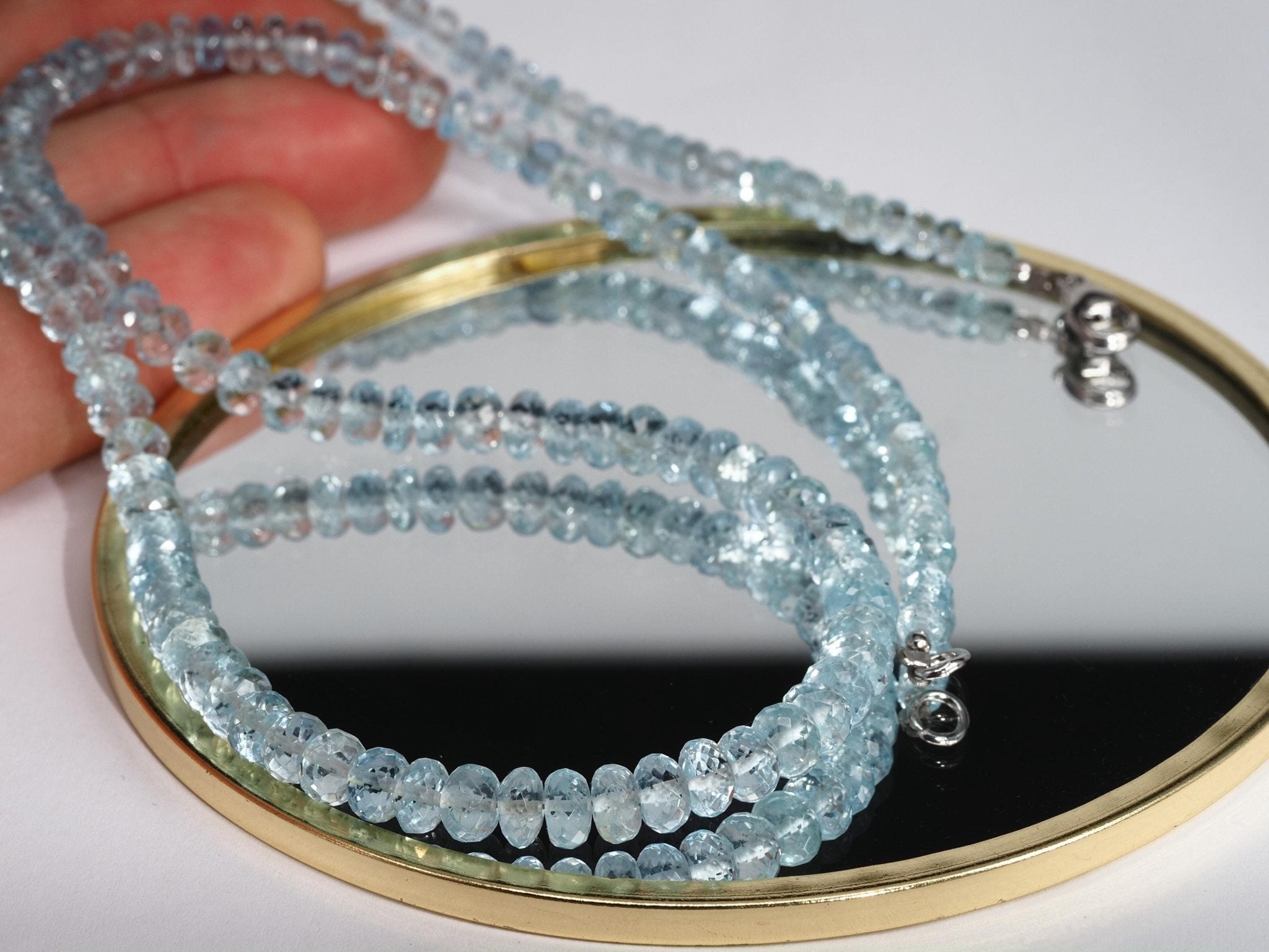 Aquamarin Halskette – brillant facettiert, leuchtend hellblau, höchste Qualität