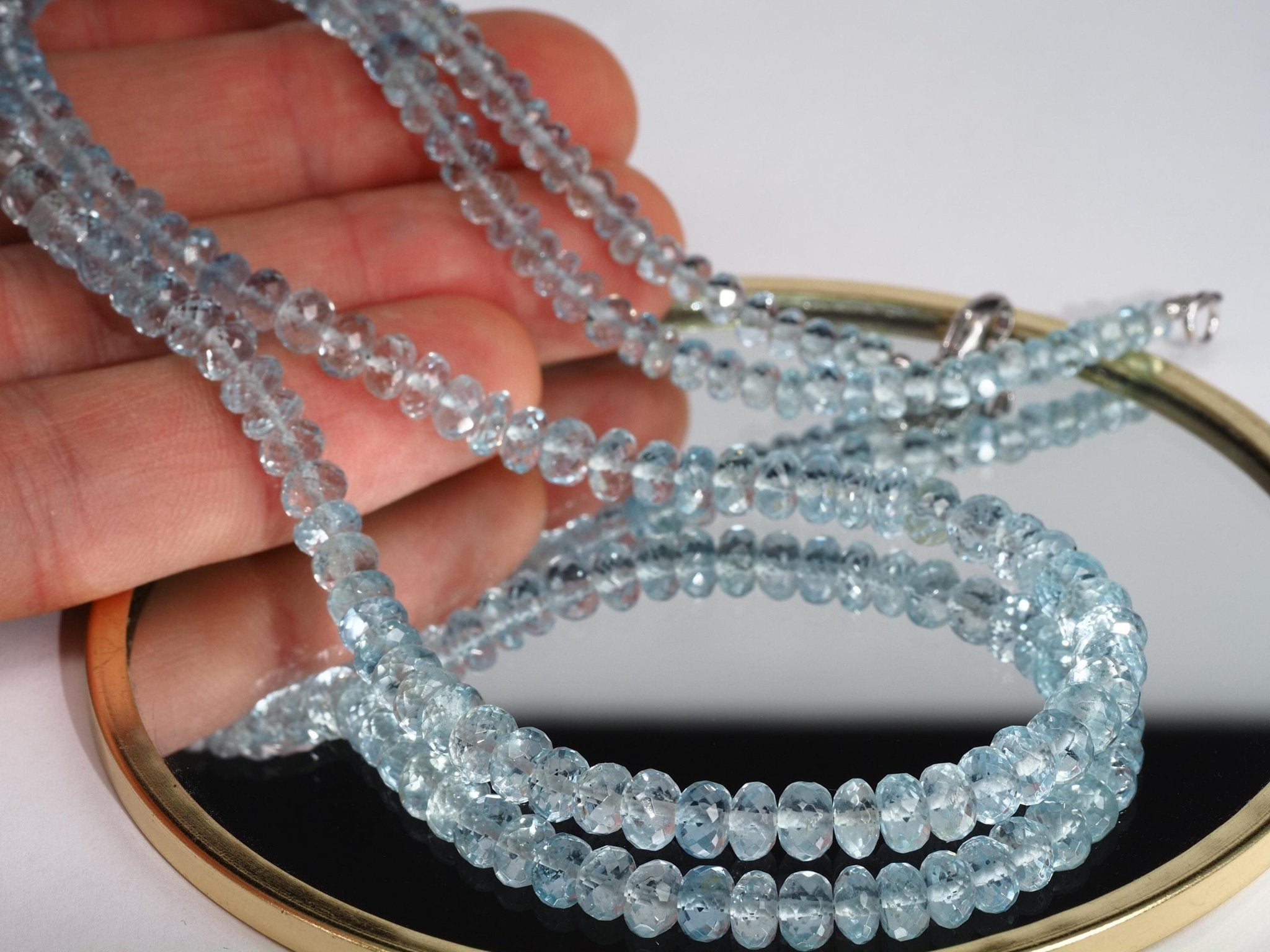 Aquamarin Halskette – brillant facettiert, leuchtend hellblau, höchste Qualität