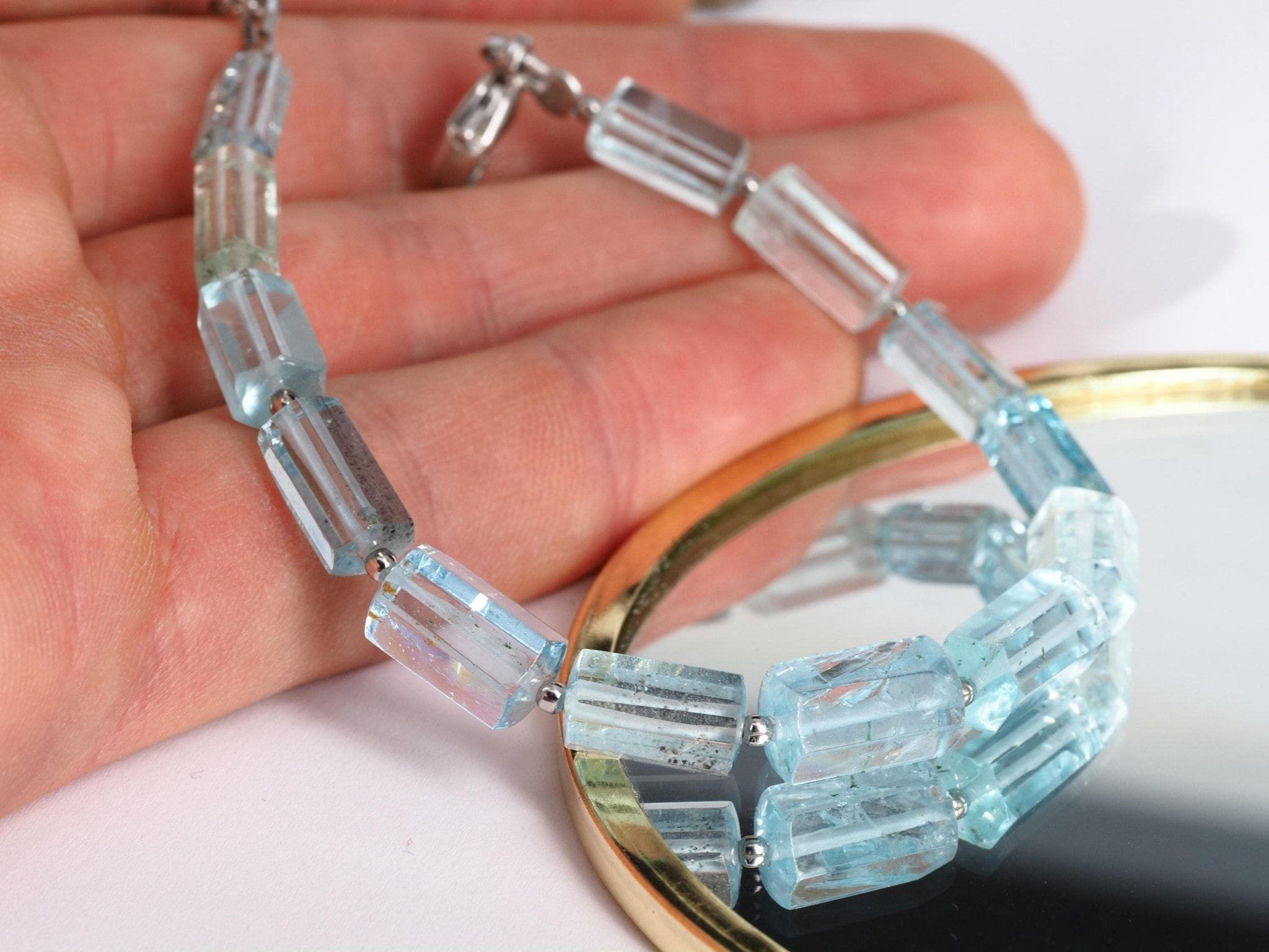 Aquamarin Spitzen Armband – naturbelassene Kristallspitzen in klarem Blau