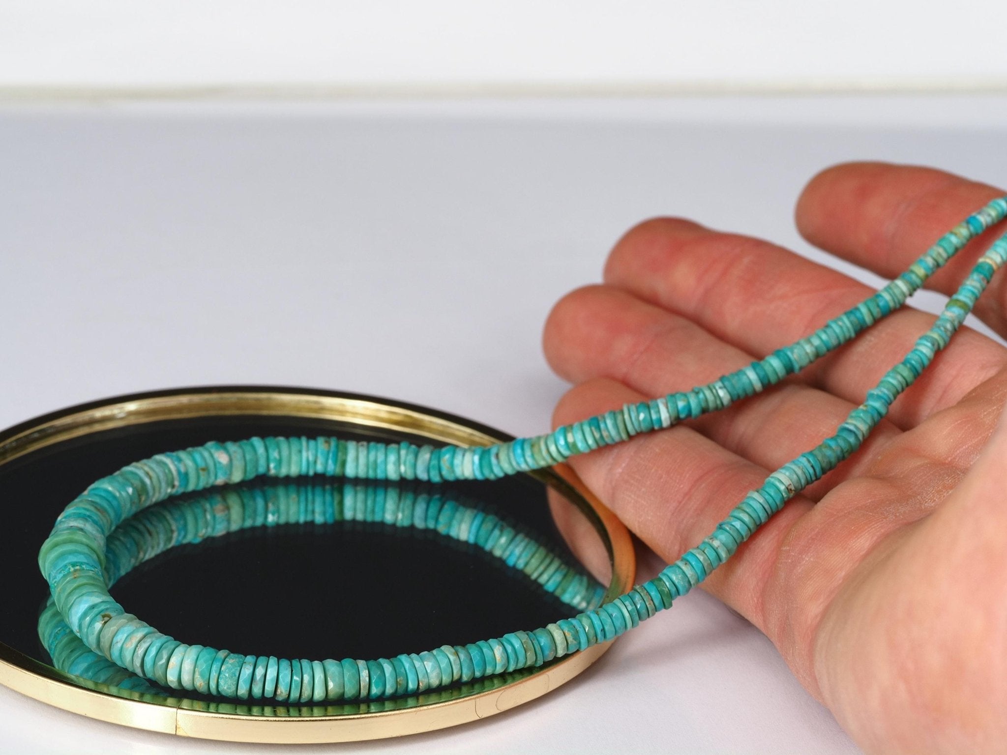 Arizona Türkis Halskette – facettierte Natursteine mit Silberverschluss