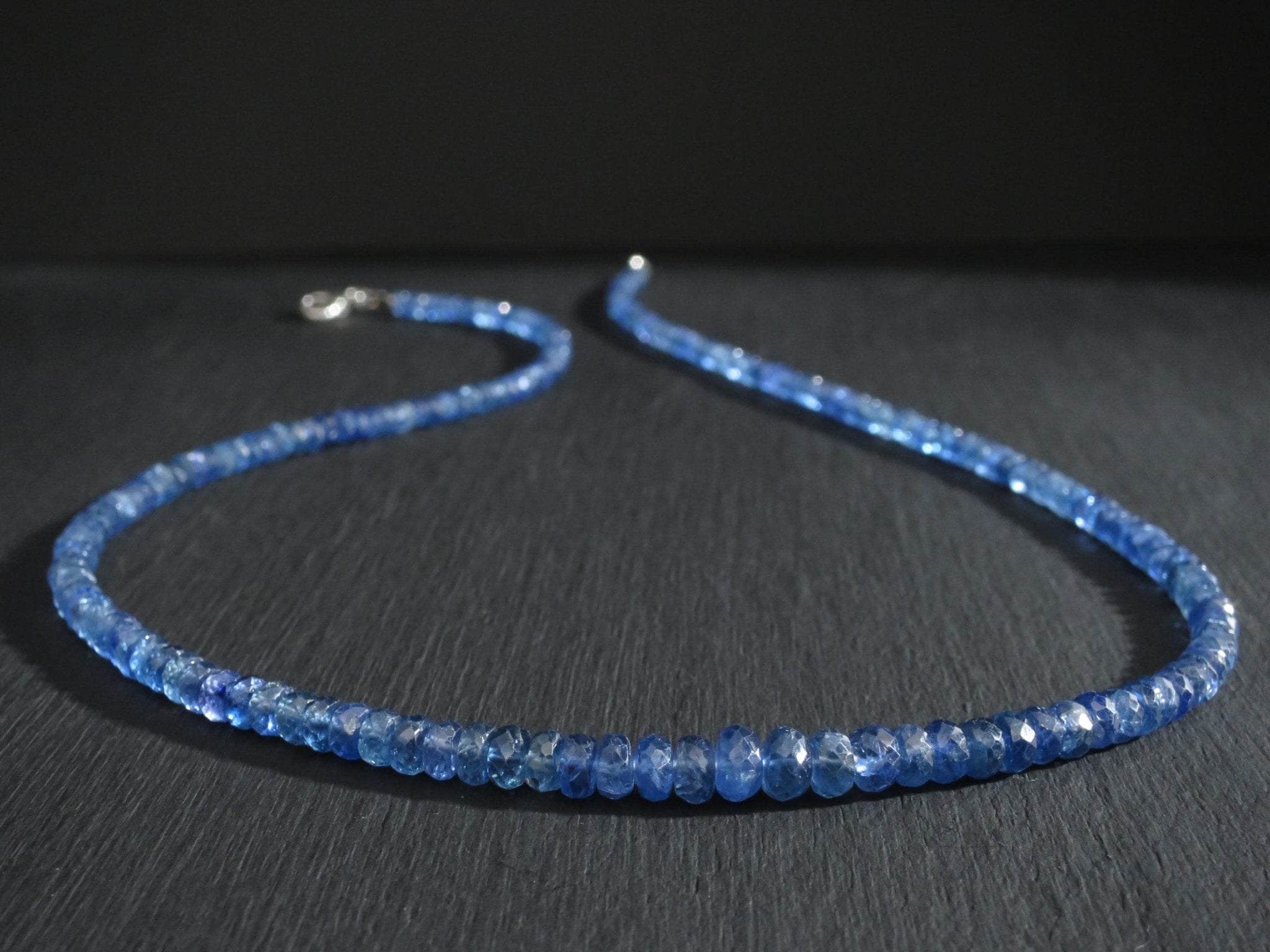 Blaue Saphir Kette facettiert Natur Edelstein Collier