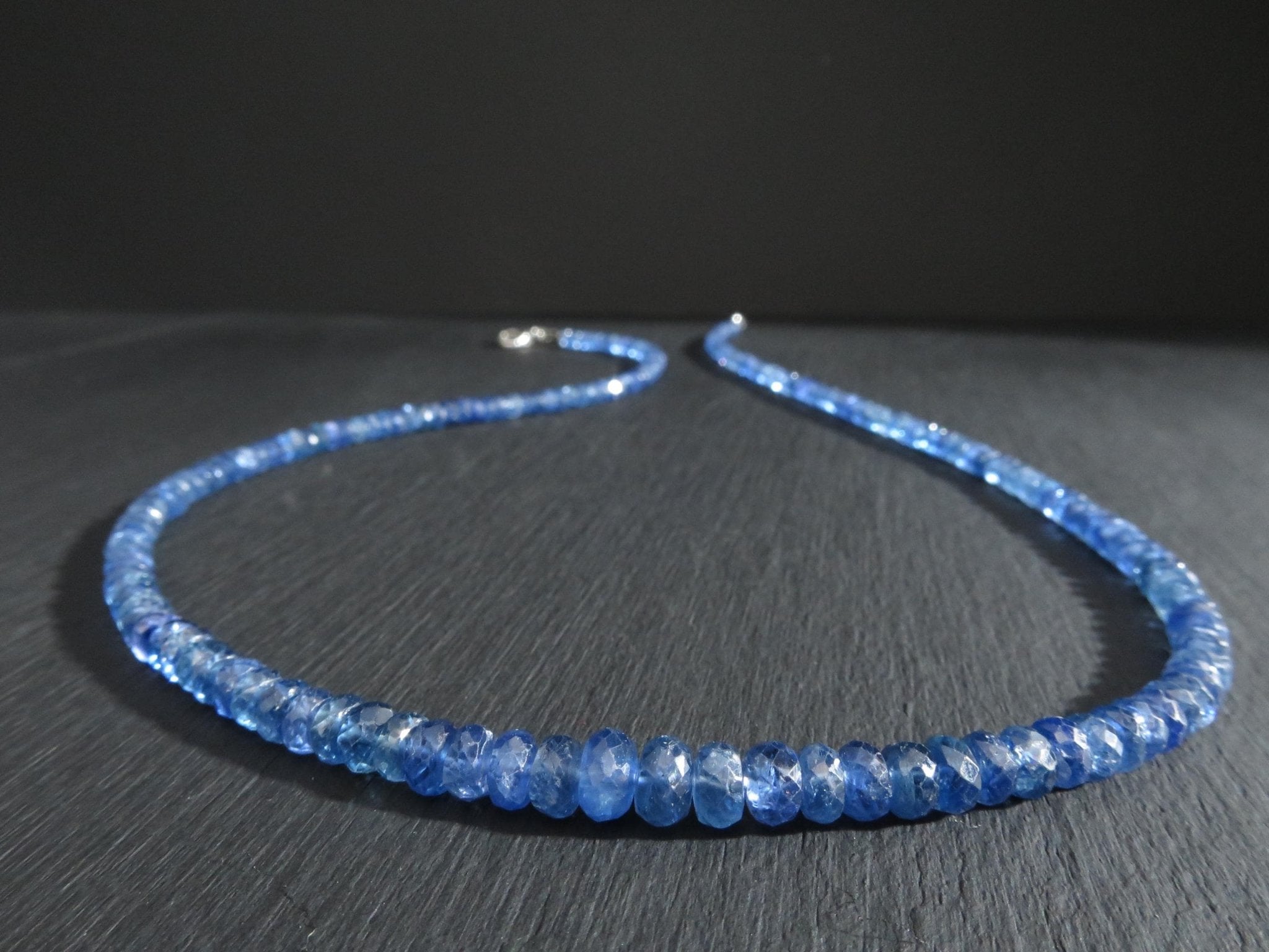 Blaue Saphir Kette facettiert Natur Edelstein Collier