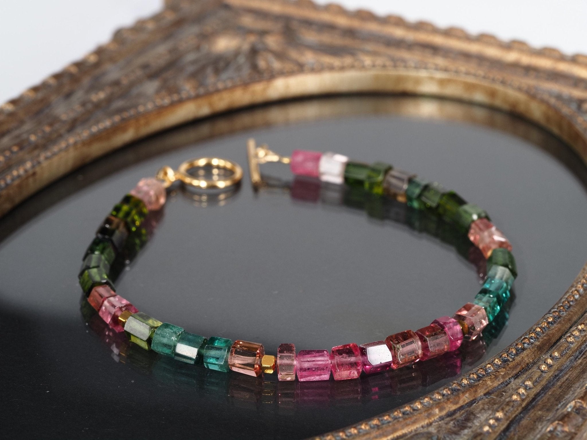 Buntes Turmalin Armband – farbenfrohe Edelsteine mit Gold - filled Knebelverschluss