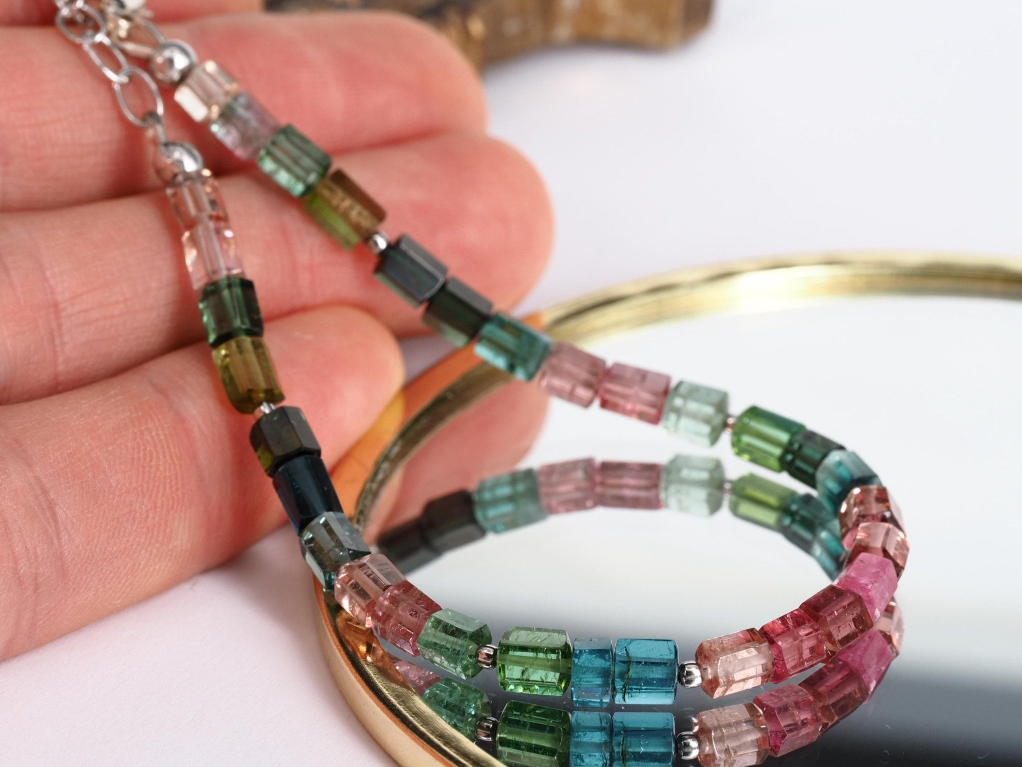Buntes Turmalin Kristallspitzen Armband – farbenfroher Edelsteinschmuck mit Silberverschluss