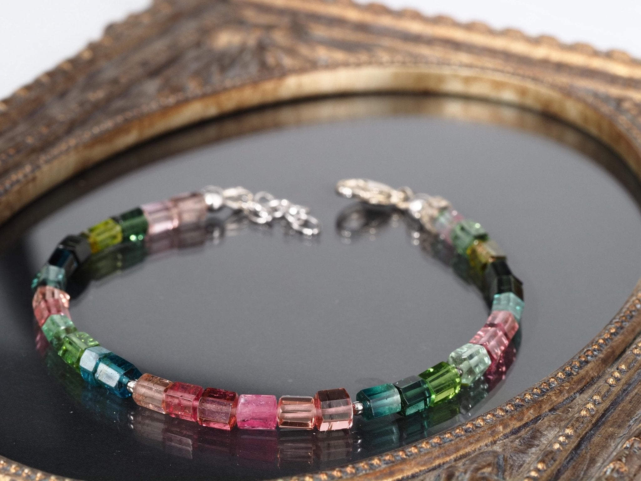 Buntes Turmalin Kristallspitzen Armband – farbenfroher Edelsteinschmuck mit Silberverschluss