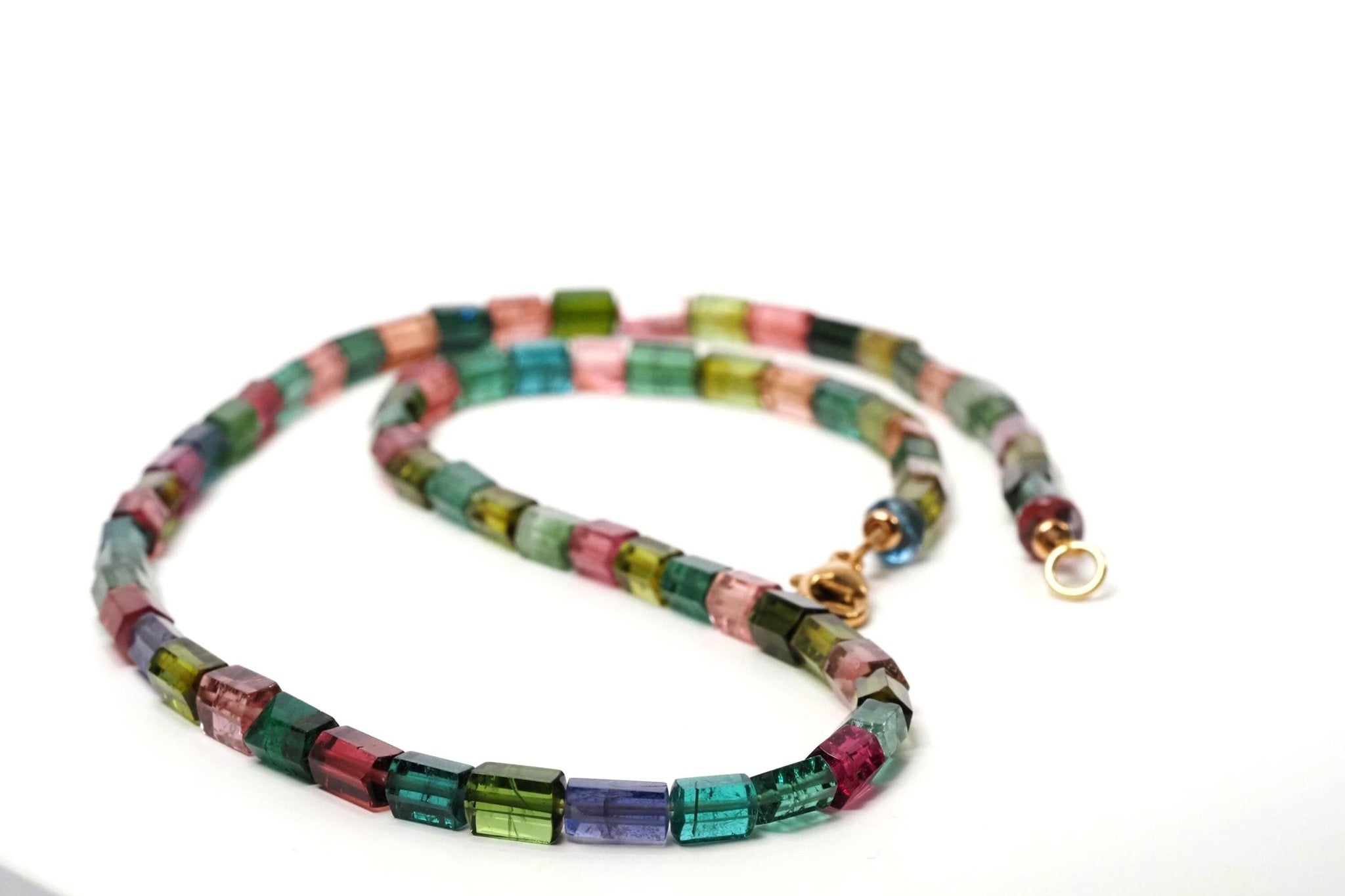 Exklusive Turmalin Kette in rosa, blau, grün und blau mit Gold - Verschluss