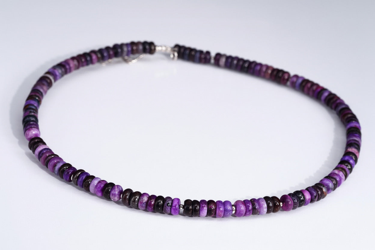Fantastische Sugilith Kette – echte, naturbelassene Rarität