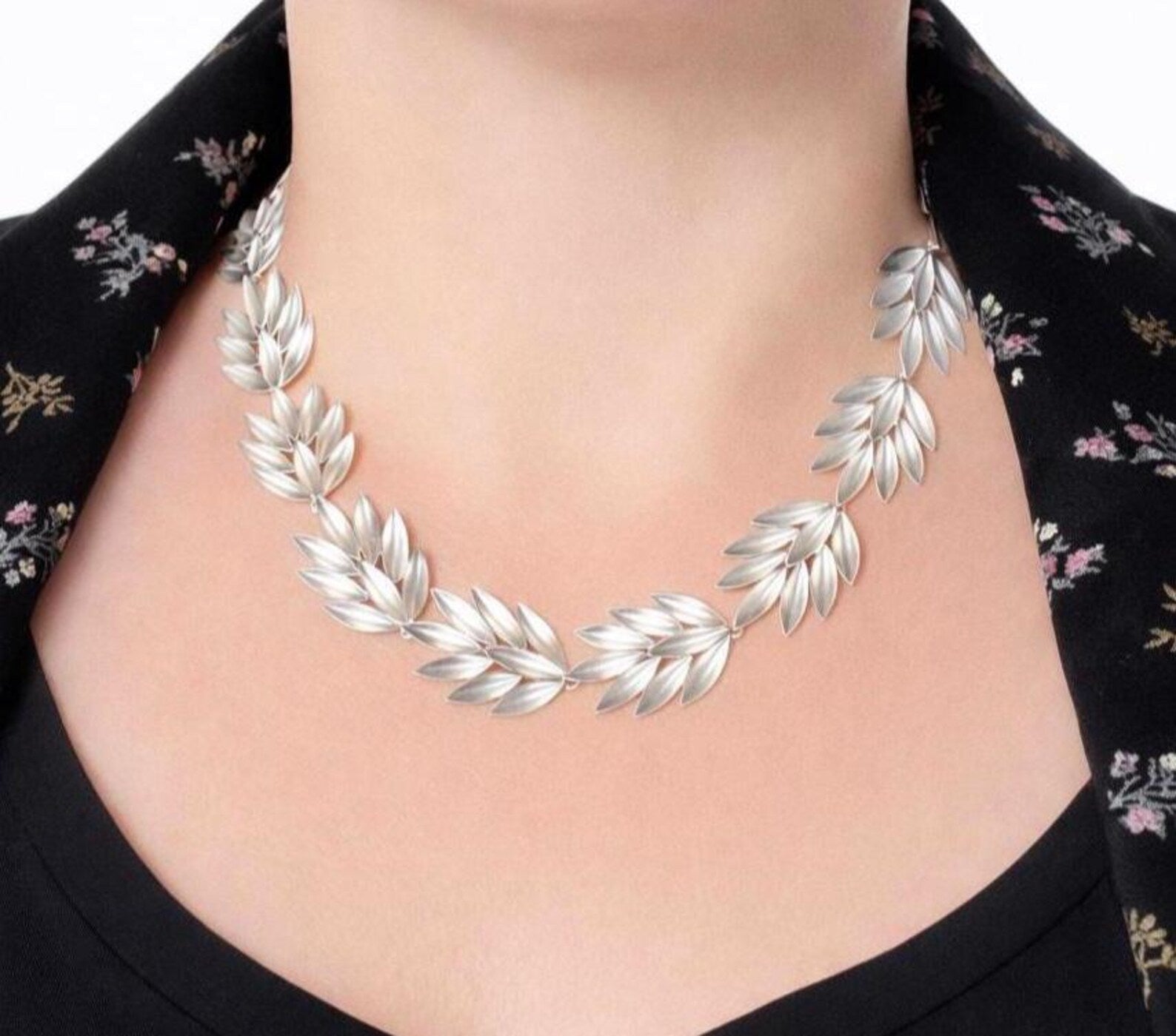 Sterling silver flower necklace 43cm solid nature statement