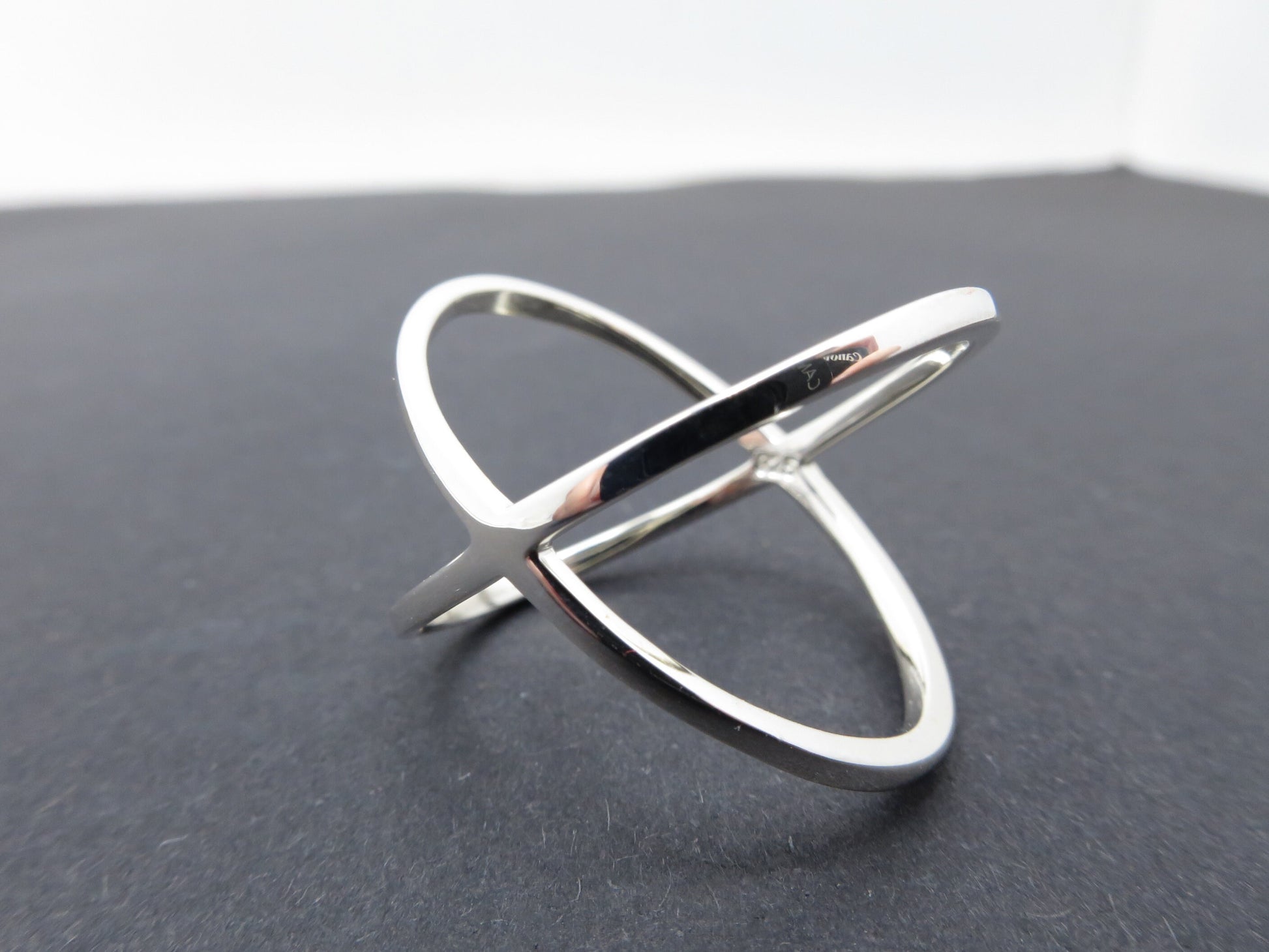 GR7,5 Sterling Silver criss cross unisex ring massive 925 Silver with 2mm diameter ring Best friend ring Infinity ring boho ring