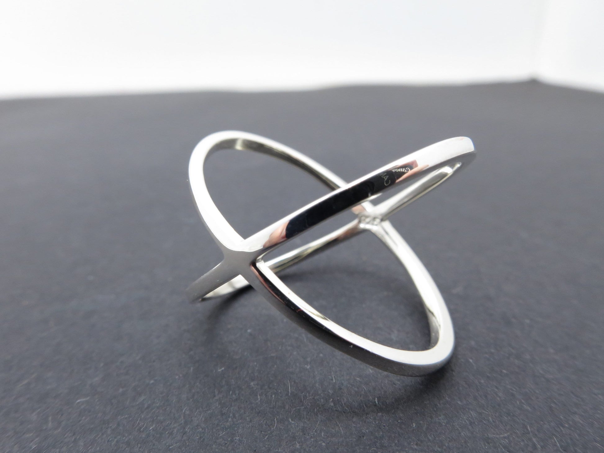 GR6,5 Sterling Silver criss cross unisex ring massive 925 Silver with 2mm diameter ring Best friend ring Infinity ring boho ring