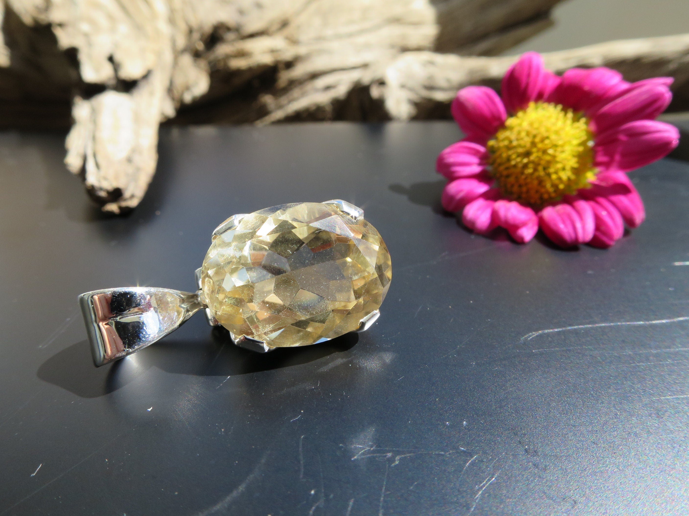 Kleiner Citrin Anhänger unbehandelt in Sterling Silber 28mm