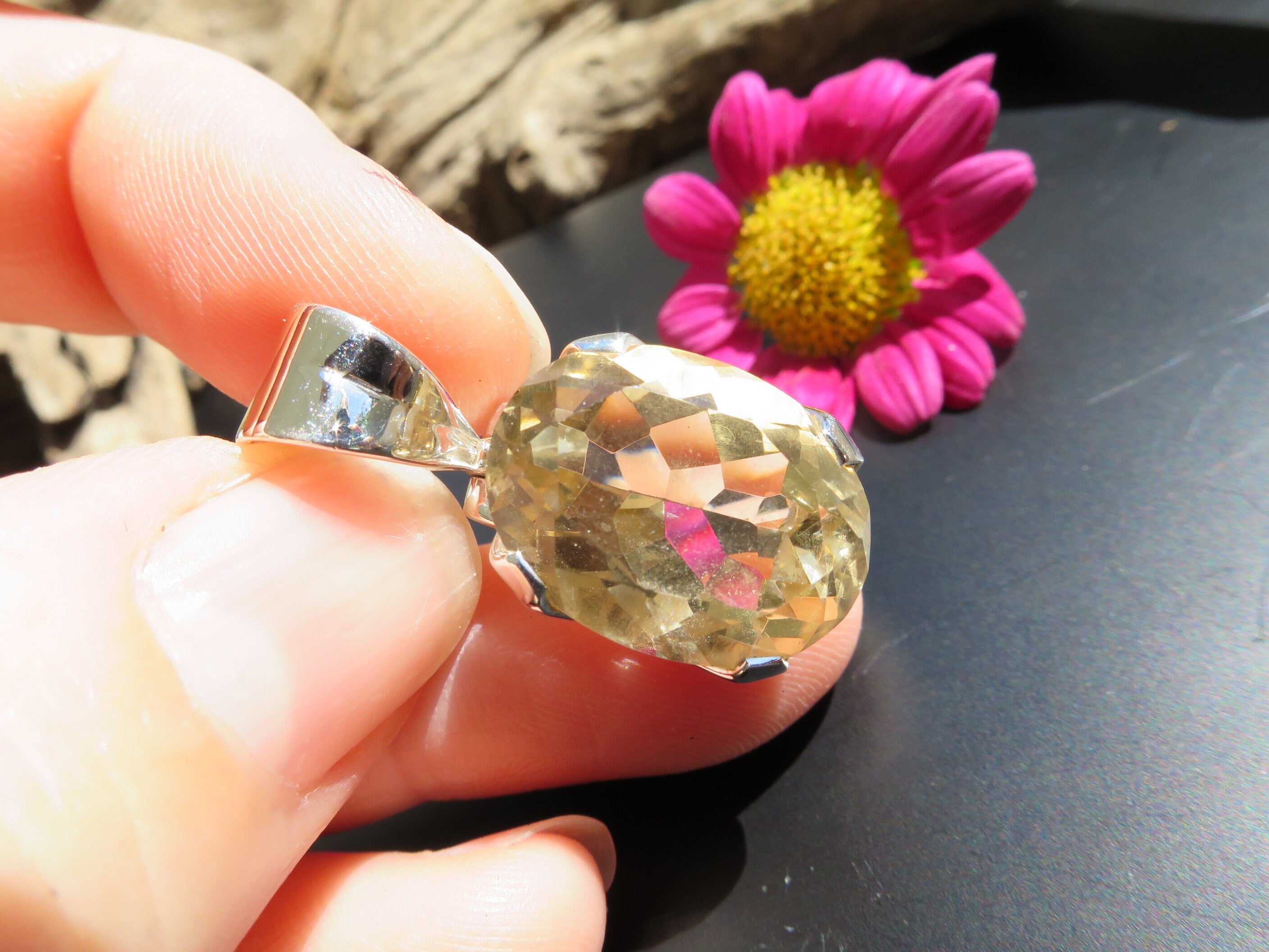 Kleiner Citrin Anhänger unbehandelt in Sterling Silber 28mm