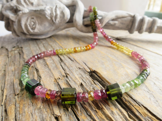 Multicolor Turmalin Halskette grün rosa gelb facettiert grünen Turmalin spitzen Sterling Silber Verschluss rhodiniert Edelstein Halskette
