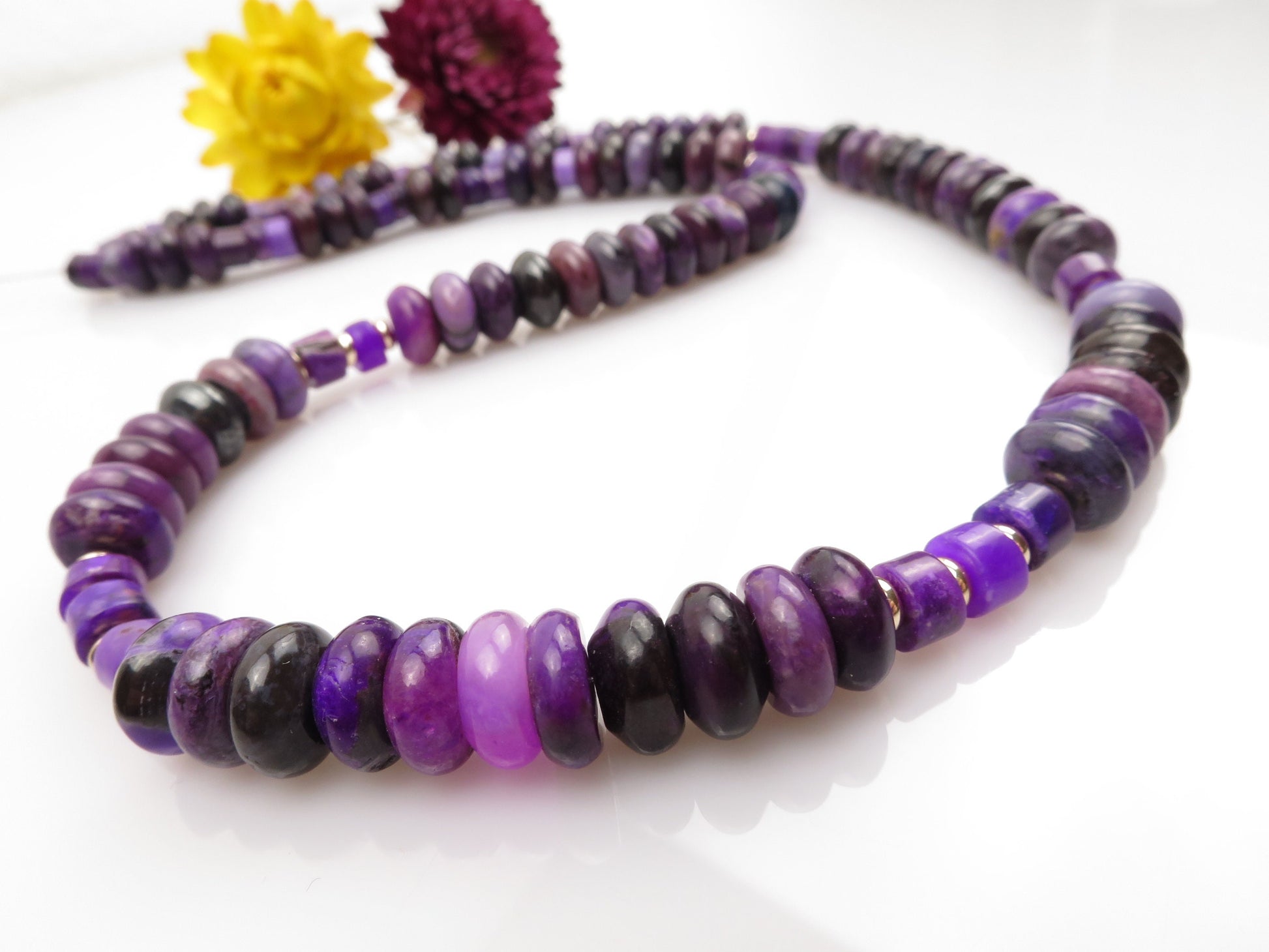 e Fantastische echte SG1 Sugilite Collier Edelsteine unbehandelt nicht gefärbt/geölt intensive Farbe Gold 9 Karat Verschluss Natur Edelstein