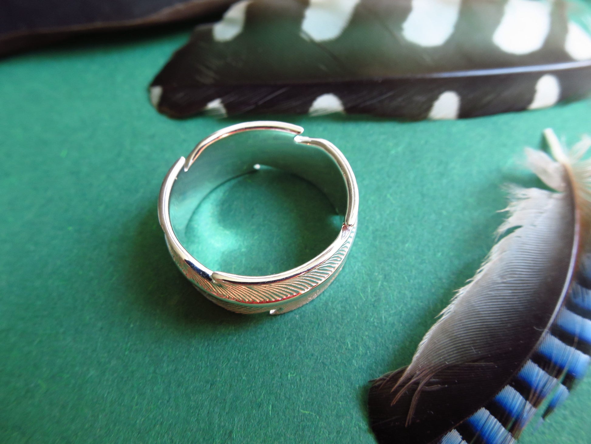 Lässiger Feder massiver Silber Ring Größe 8,5 925 Sterling Silber Einzelstück Solitär Cocktail Ring Feder Geschlossen Ring Freundschaft