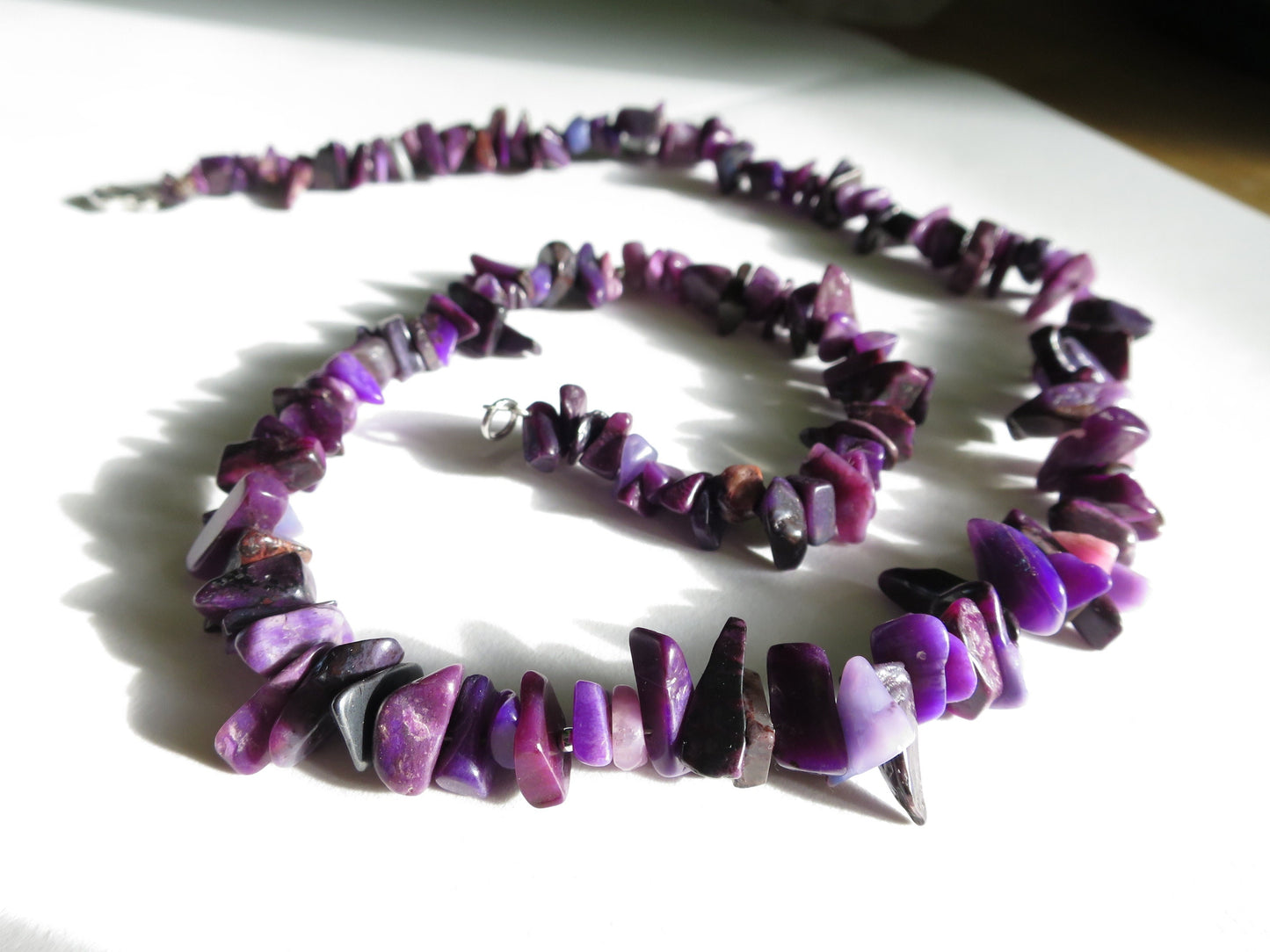 Fantastische SSP112 echte Sugilite Collier Edelsteine unbehandelt nicht gefärbt/geölt intensive Farbe Länge Sterling Verschluss