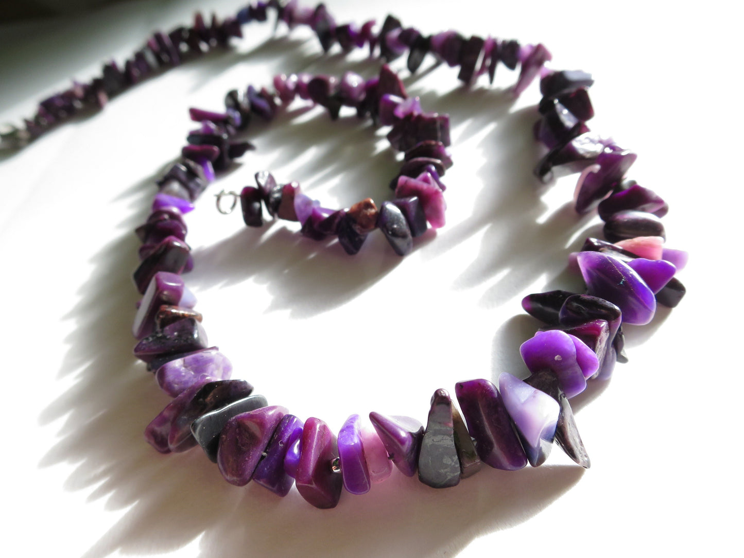 Fantastische SSP112 echte Sugilite Collier Edelsteine unbehandelt nicht gefärbt/geölt intensive Farbe Länge Sterling Verschluss