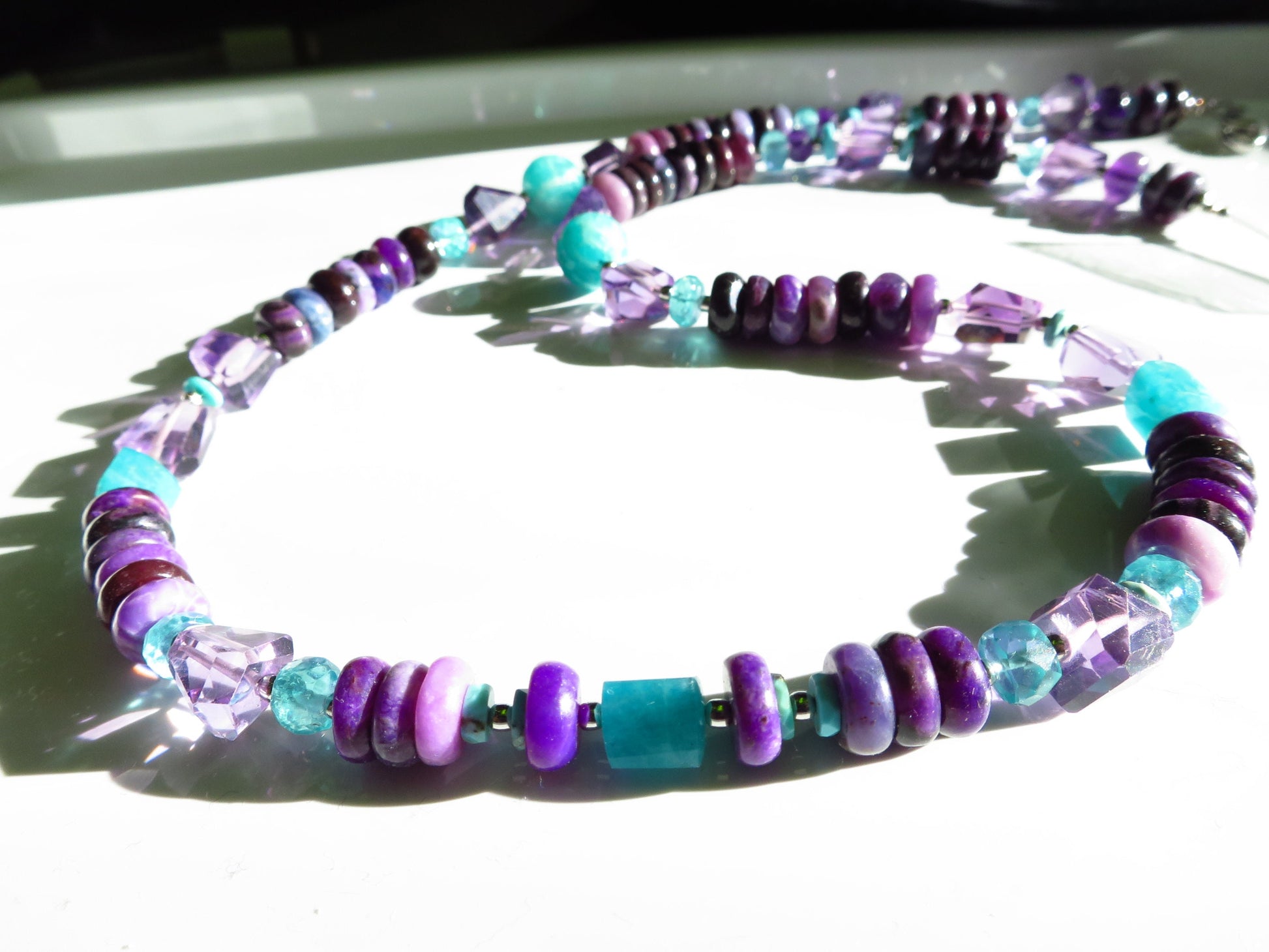 Fantastische echte SB5 Sugilite Collier Edelsteine unbehandelt nicht gefärbt/geölt intensive Farbe bunte Edelsteine Silber Verschluss