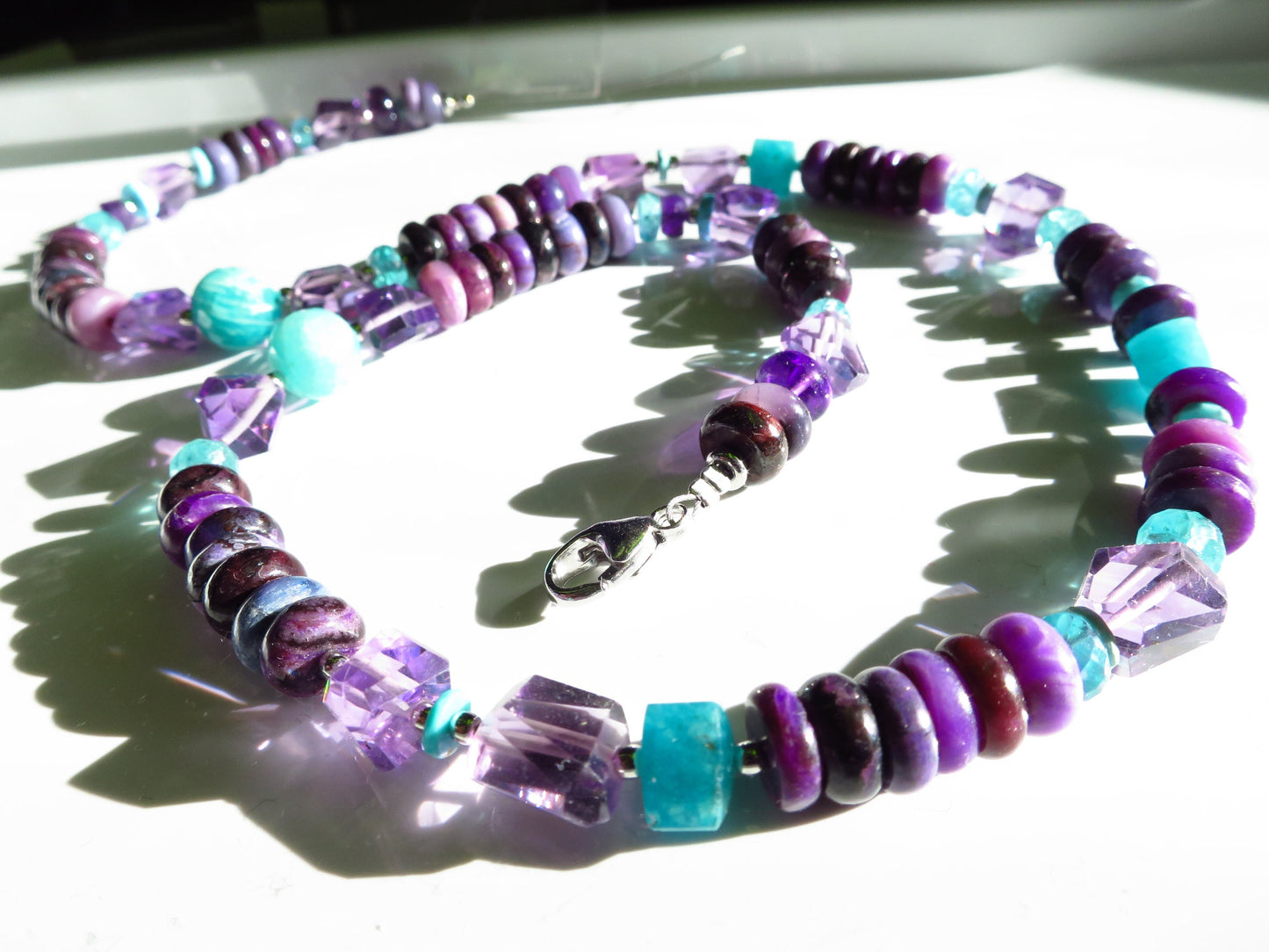 Fantastische echte SB5 Sugilite Collier Edelsteine unbehandelt nicht gefärbt/geölt intensive Farbe bunte Edelsteine Silber Verschluss