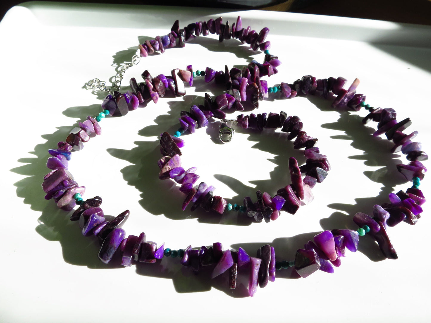 Lange Fantastische SSP112 echte Sugilite Collier Edelsteine unbehandelt nicht gefärbt/geölt intensive Farbe Länge Sterling Verschluss