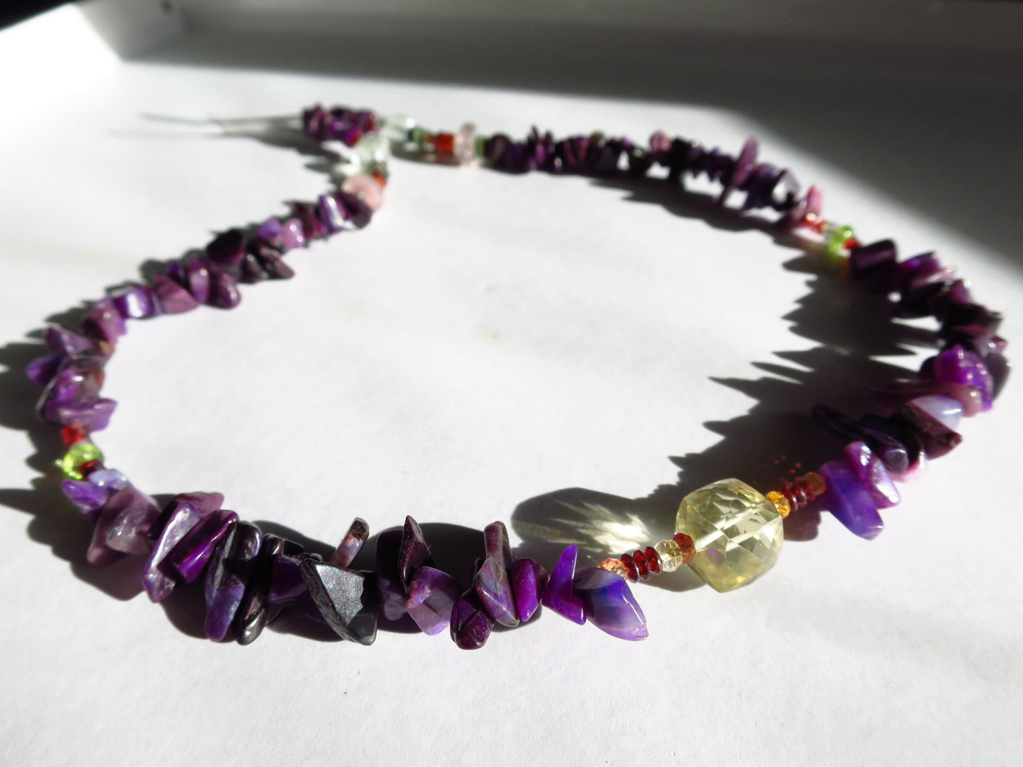 Fantastische echte SCC1 Sugilite Collier Edelsteine unbehandelt nicht gefärbt/geölt intensive Farbe bunte Edelsteine Silber Verschluss