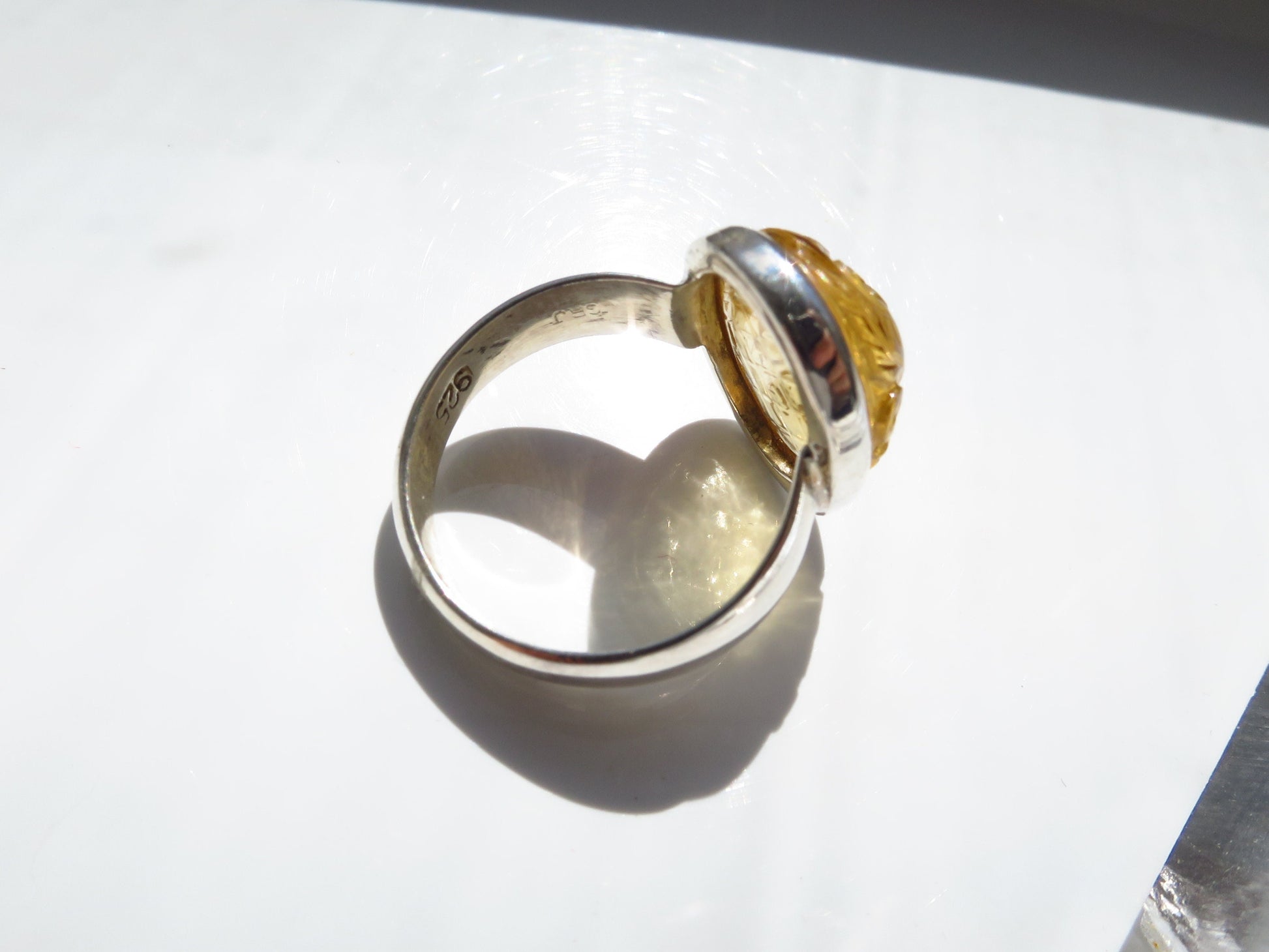 Gravierter Citrin-Ring, Größe 8, Sterlingsilber, gelber Edelstein, natürliche Blume, geschnitzt, handgefertigt