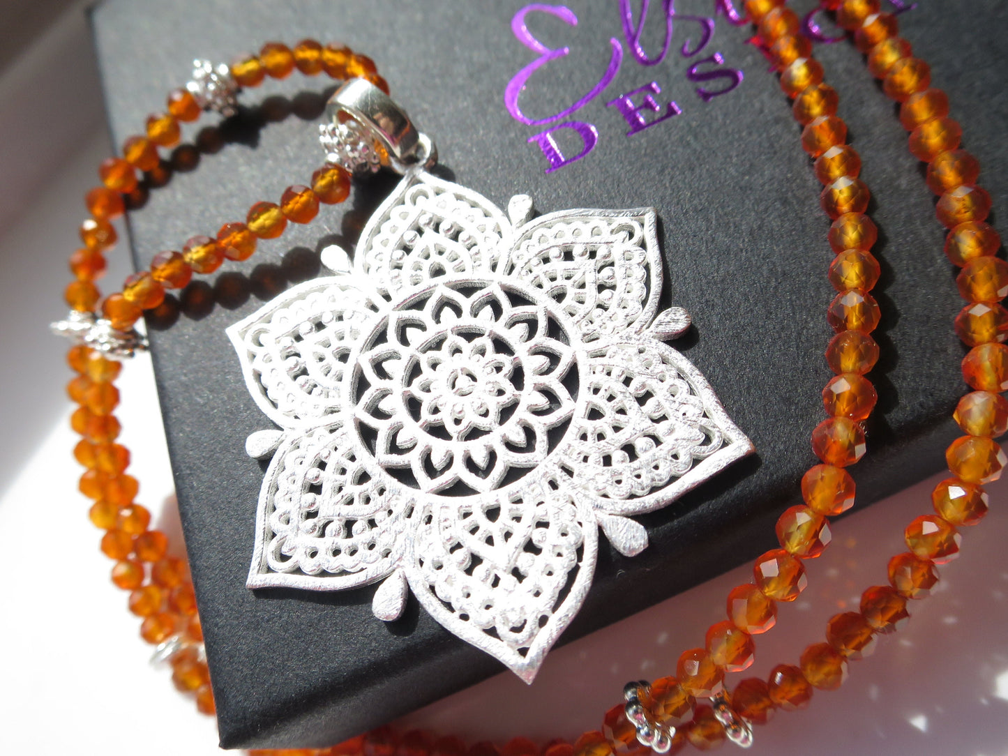 Silber Mandala Collier Orange Karneol Kette leuchtend facettierter Karneol 925 Sterling Silber Mandala Anhänger Blume