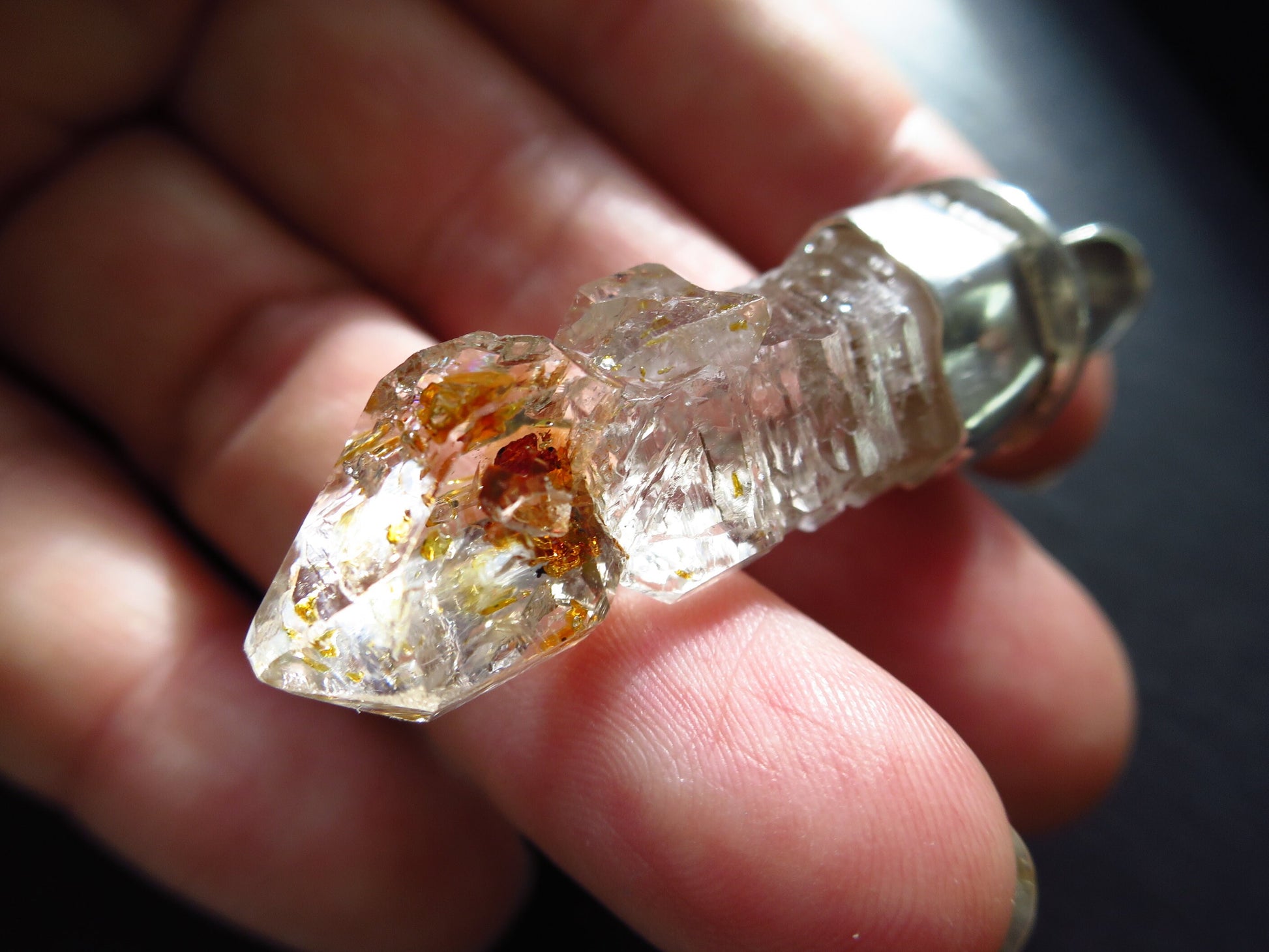 Firefly" Petroleum Skelett Quarz Punkt aus Madirobe, Madagaskar Quarz Kristall Spitze Crystal Point Kristall Anhänger 925er Sterling Silber