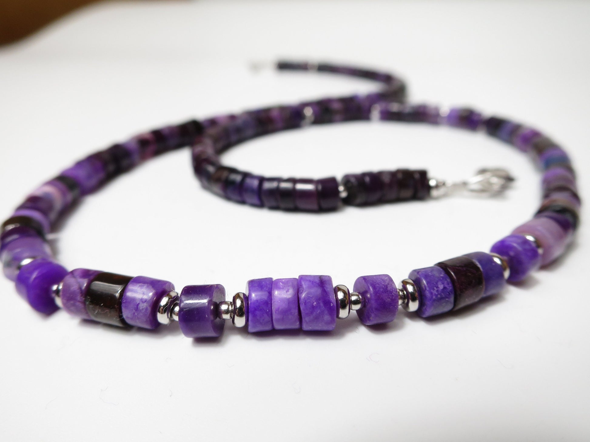 Fantastische echte SP10 Sugilite Collier Edelstein unbehandelt nicht gefärbt/geölt intensive Farbe Sterling Silber rhodiniert Natur