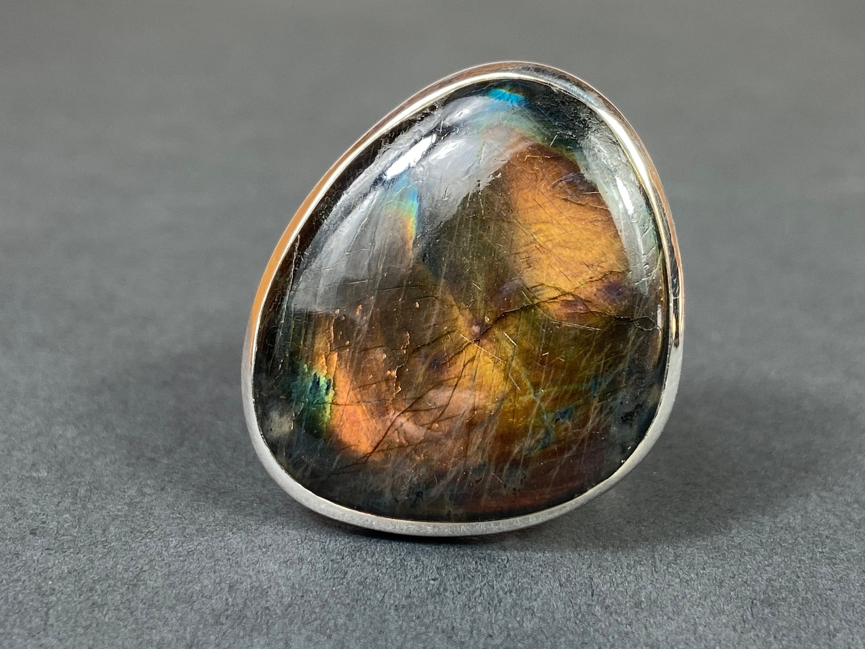 Farbenfroher Spektrolith Ring in Sterling Silber