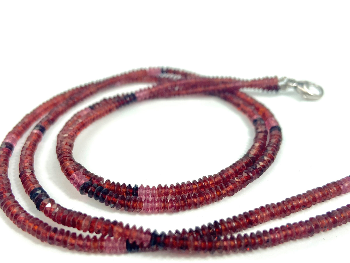 Granat Wickelarmband 2 reihig, rotes Edelstein Armband, natürlicher Edelstein, facettiert, Verschluss aus 925er-Sterlingsilber, rhodiniert