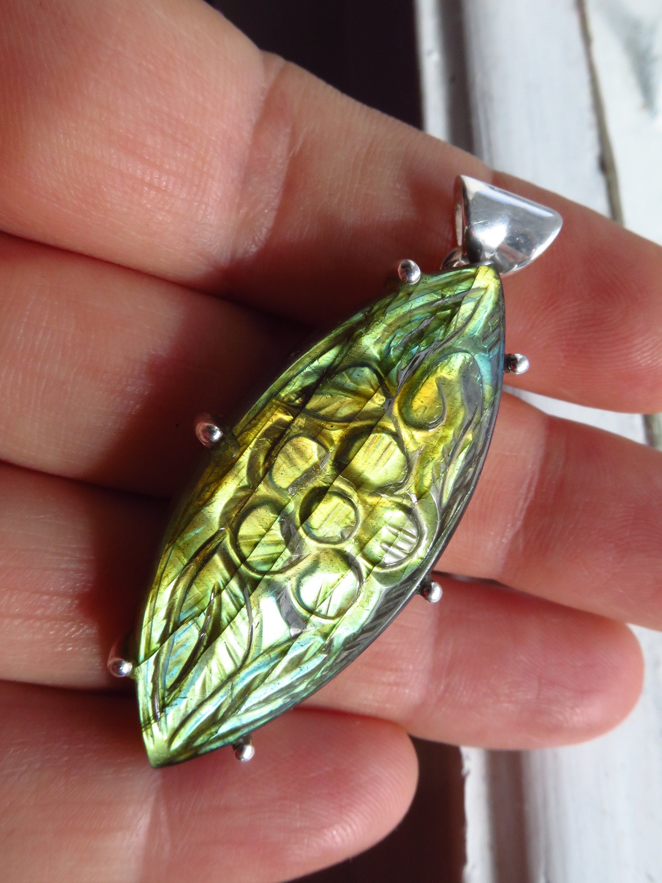 Gravierter Labradorit Anhänger Sterling Silber 47 mm