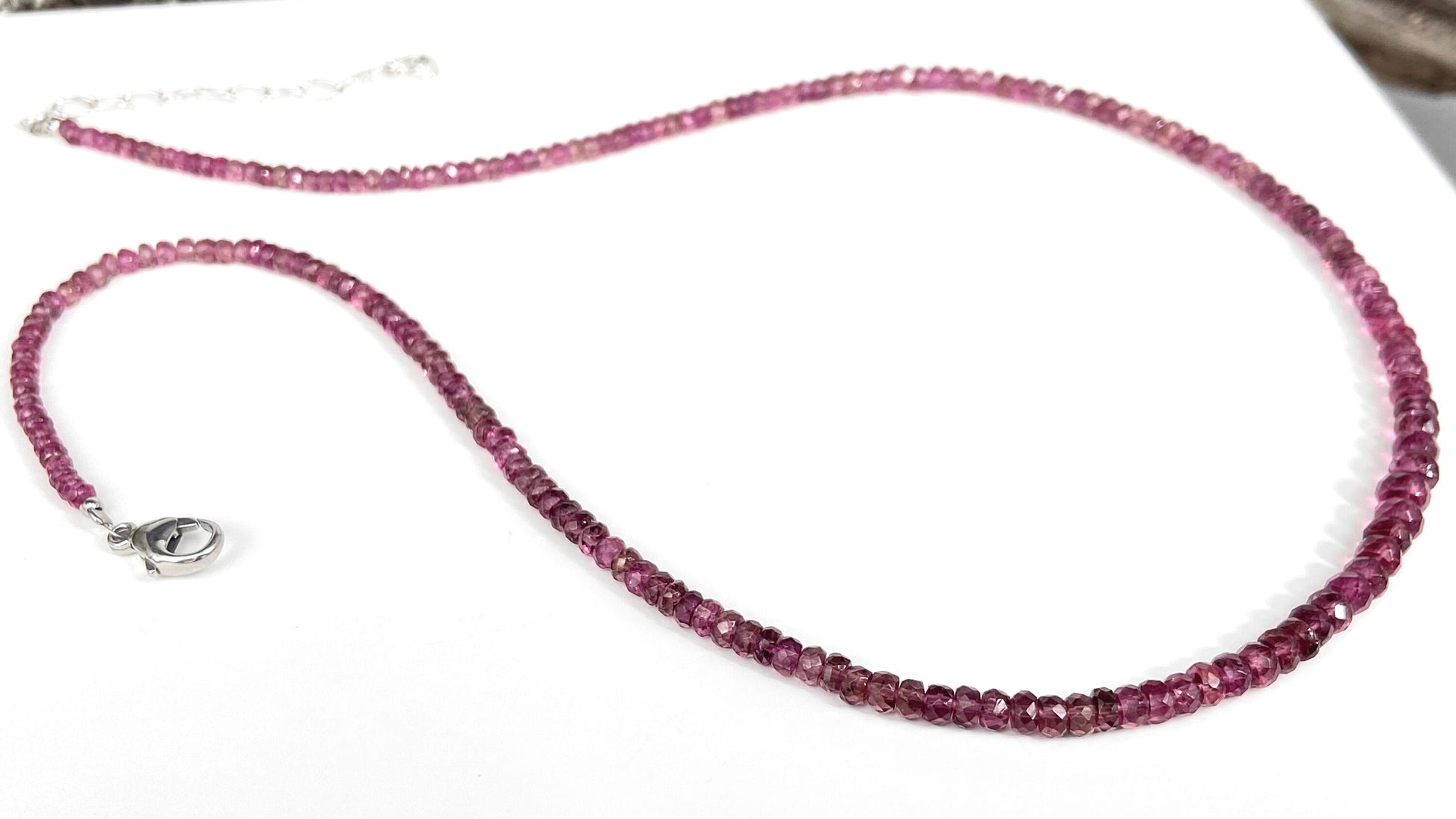 Pink Turmalin Halskette Edelstein natürlicher Turmalin / Edelstein Collier Geschenk Geburtstag lebendige rosa Edelstein Halskette