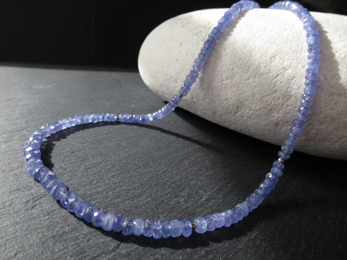 Blaue Saphir Kette Collier facettiert Steine Natur Sterling Silber rhodiniert Verschluss unbehandelte Saphir