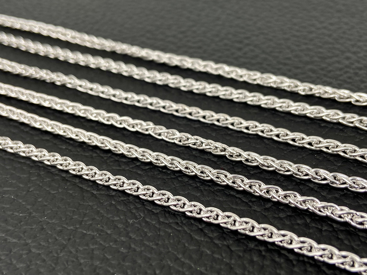 Sterling Silber Zopfkette 45cm rhodiniert mit schmaler Öse ideal für Anhänger 925 Silber Kette unisex Durchmesser 2.5mm