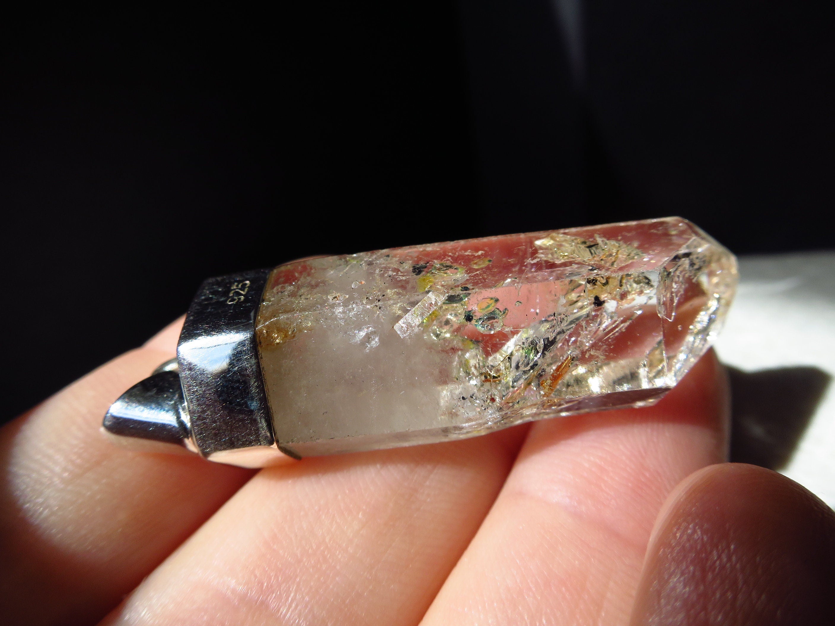 Firefly Petroleum Quarz Spitze als Anhänger in Silber