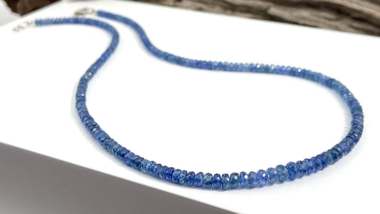 Blaue Saphir Kette Collier facettiert Steine Natur Sterling Silber rhodiniert Verschluss , Edelstein Perlen Kette