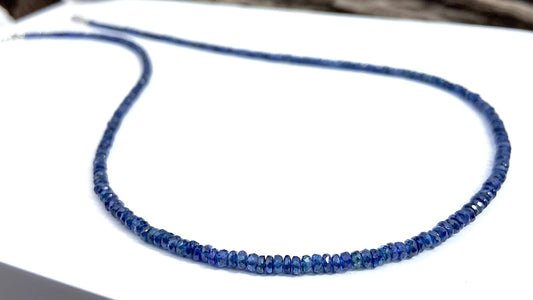 Zarte Blaue Saphir Kette Collier facettiert Steine Natur Sterling Silber rhodiniert Verschluss , Edelstein Perlen Kette