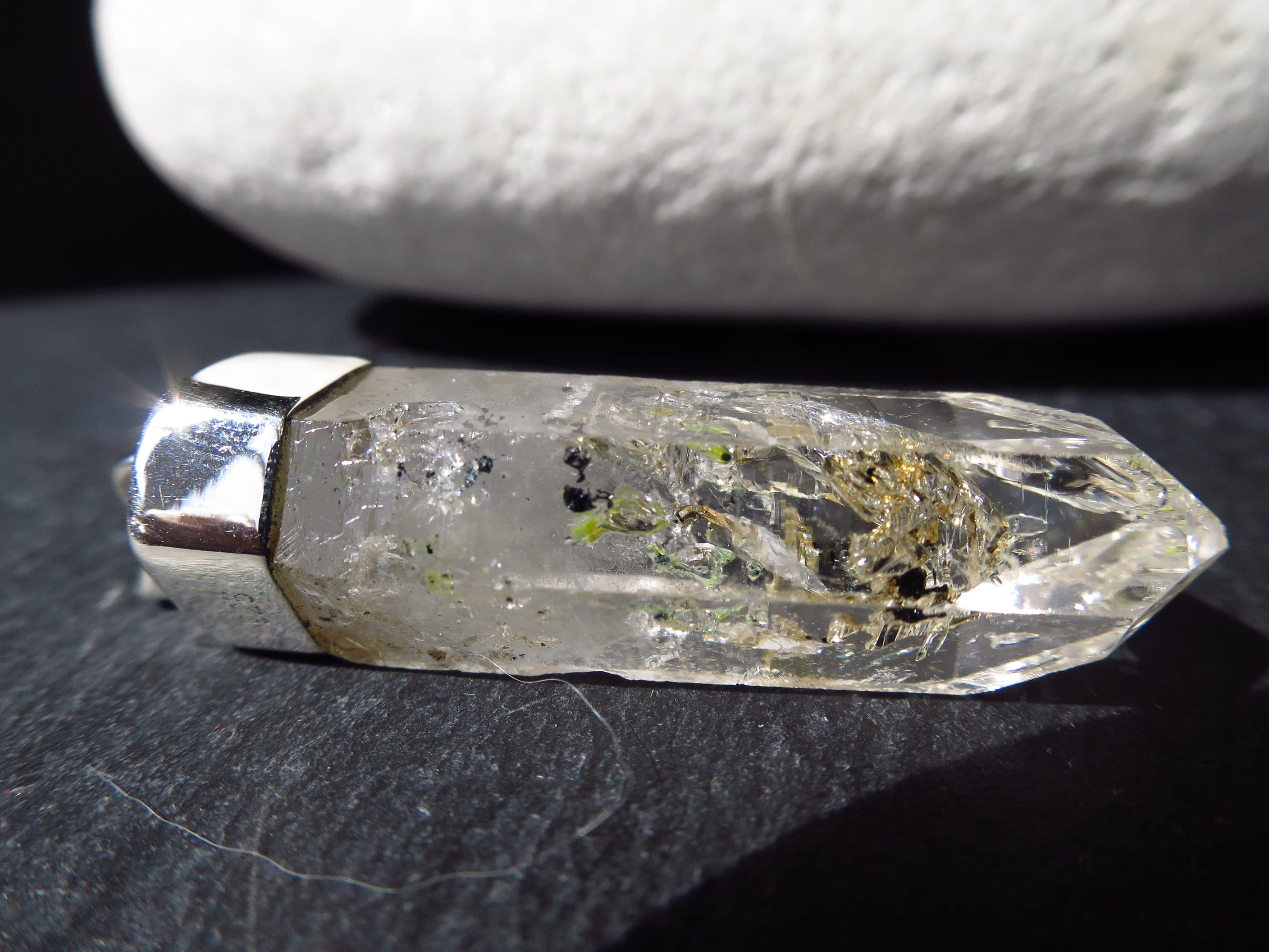 Firefly Petroleum Quarz Spitze als Anhänger in Silber