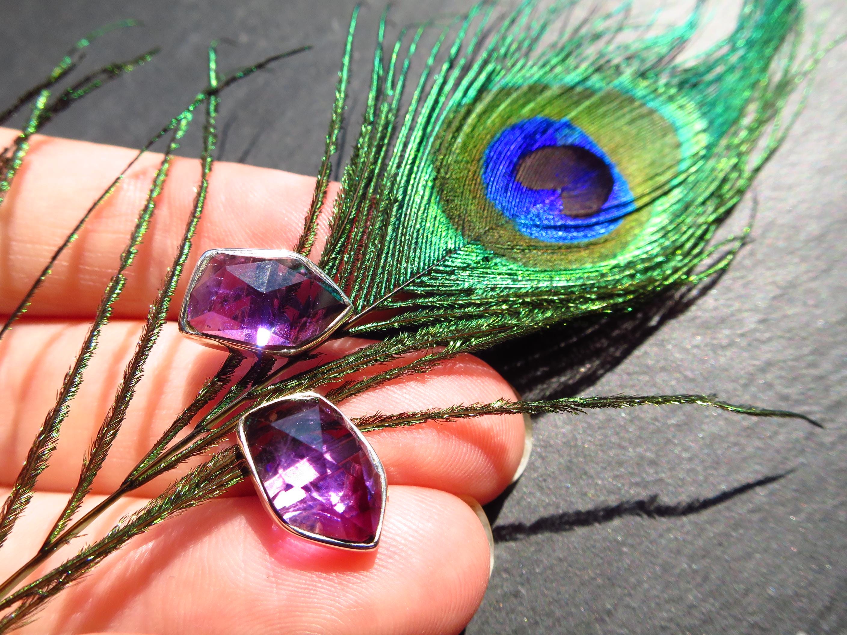 Große Rose cut lila Amethyst Ohrstecker in 925 Silber