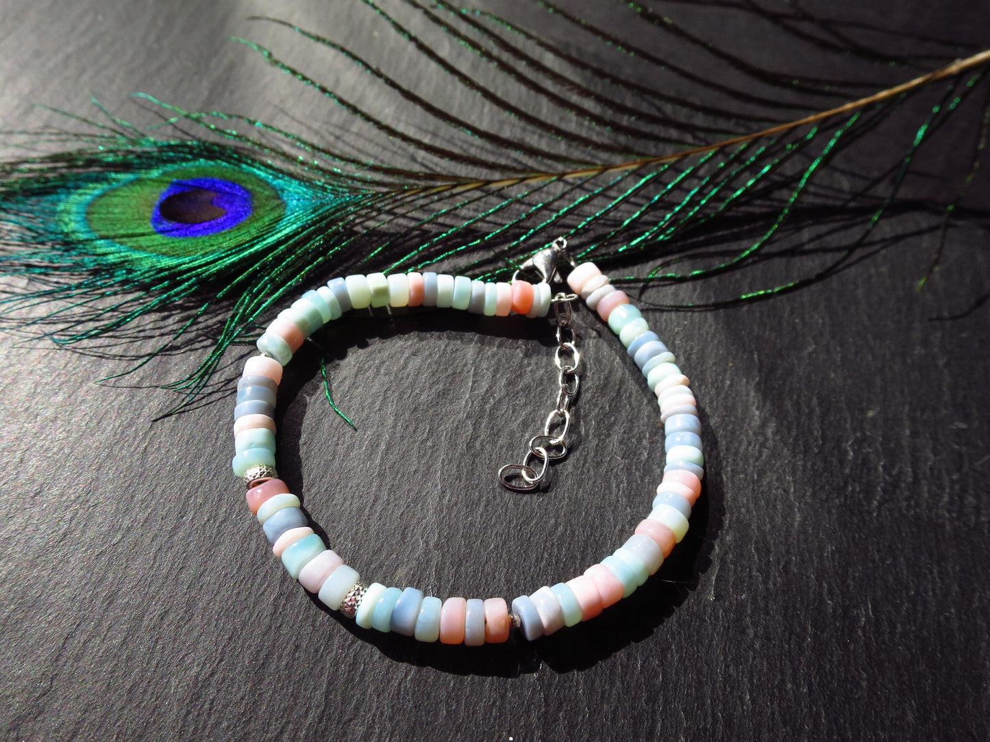 Retro Look Peru Opal Armband rosa und blau natur unbehandelt Rondelle Sterling Silber rhodiniert Opal Armband Pastell Farbe