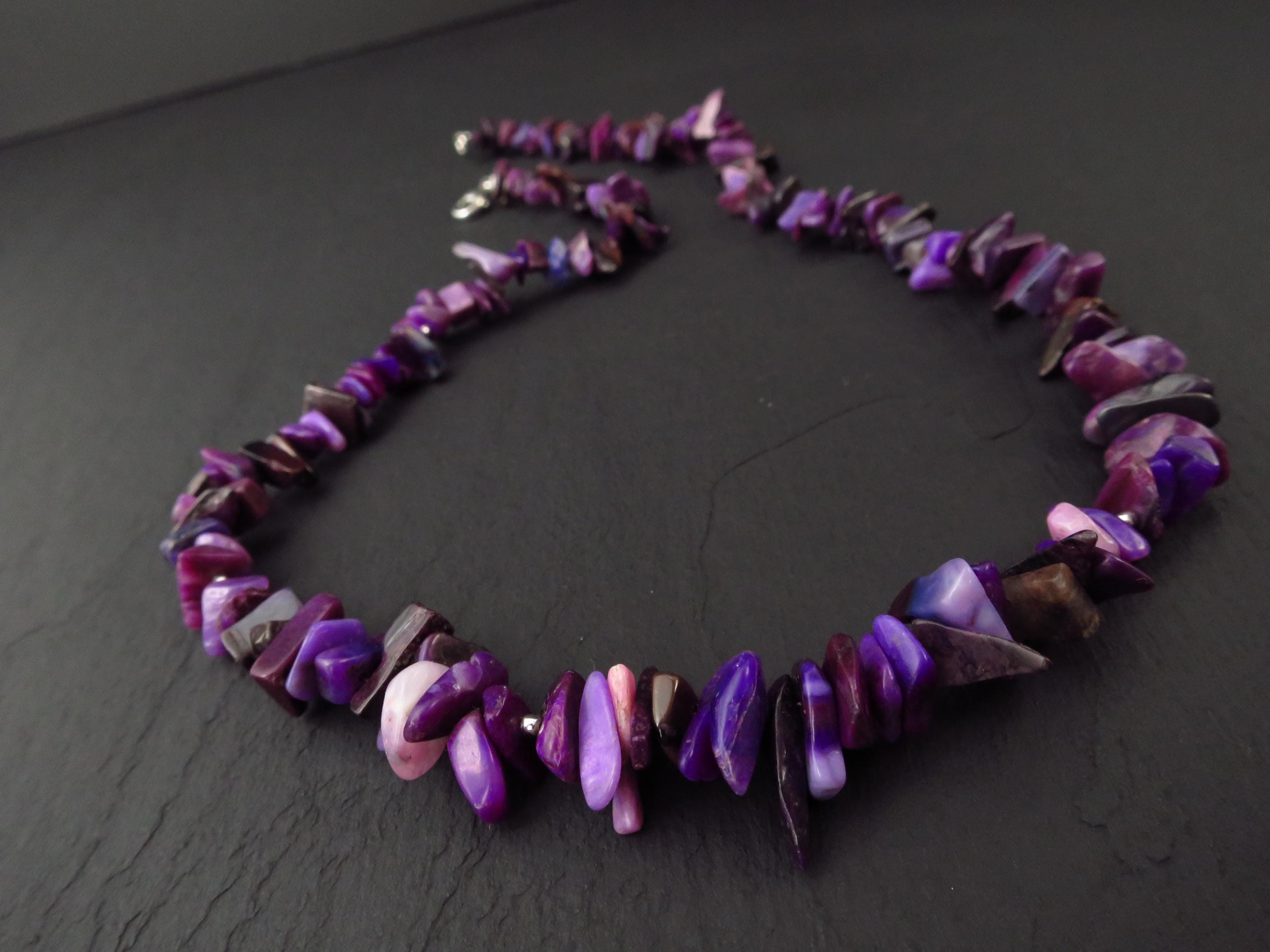 Echte Sugilith Kette Silber Verschluss Edelstein Splitter