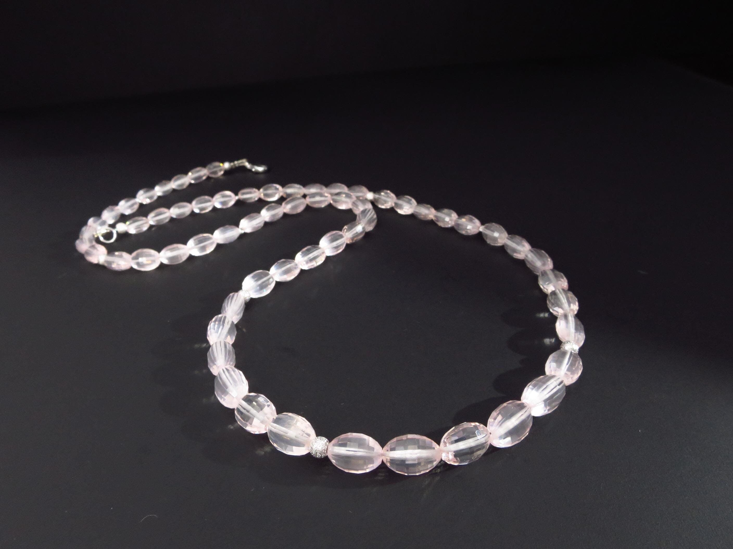 Rosenquarz Kette Silber Rosenquarz lange Halskette rosa Edelstein Rosenquarz Silber rhodiniert Stein Kette Seide Rosenquarz Kugel Kette