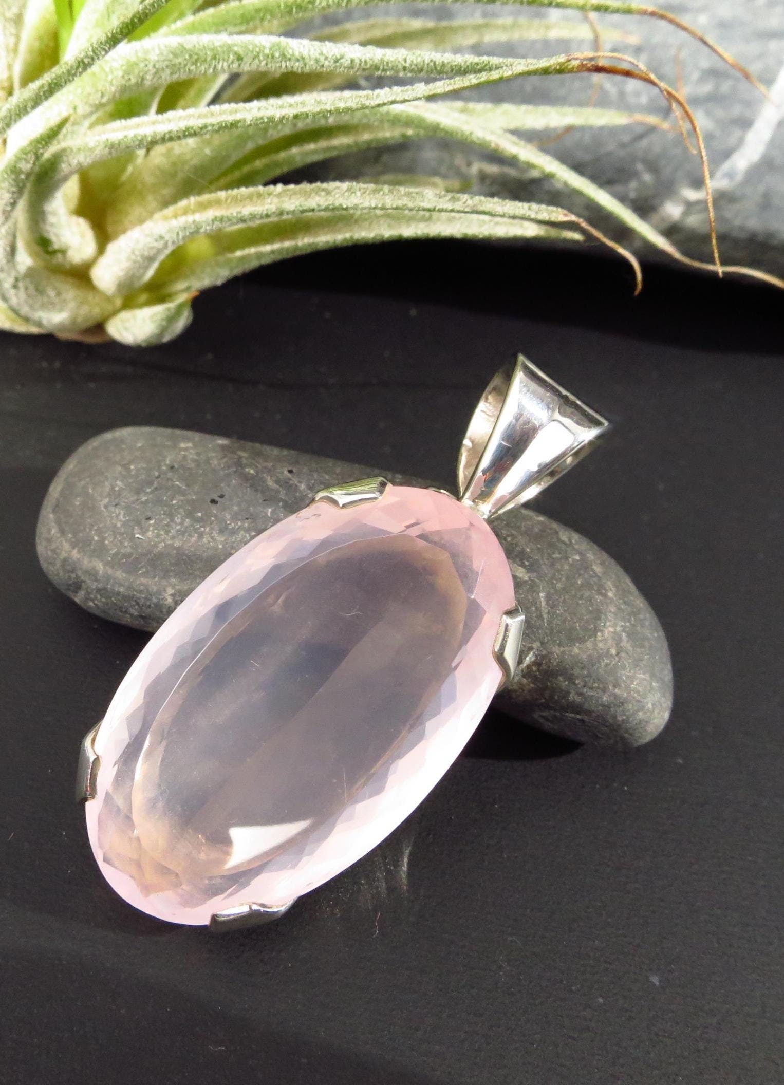 Rosenquarz Anhänger Silber  klarer natürlicher Rosenquarz Edelstein facettiert gefasst 925 Sterling Silber Einzelstück