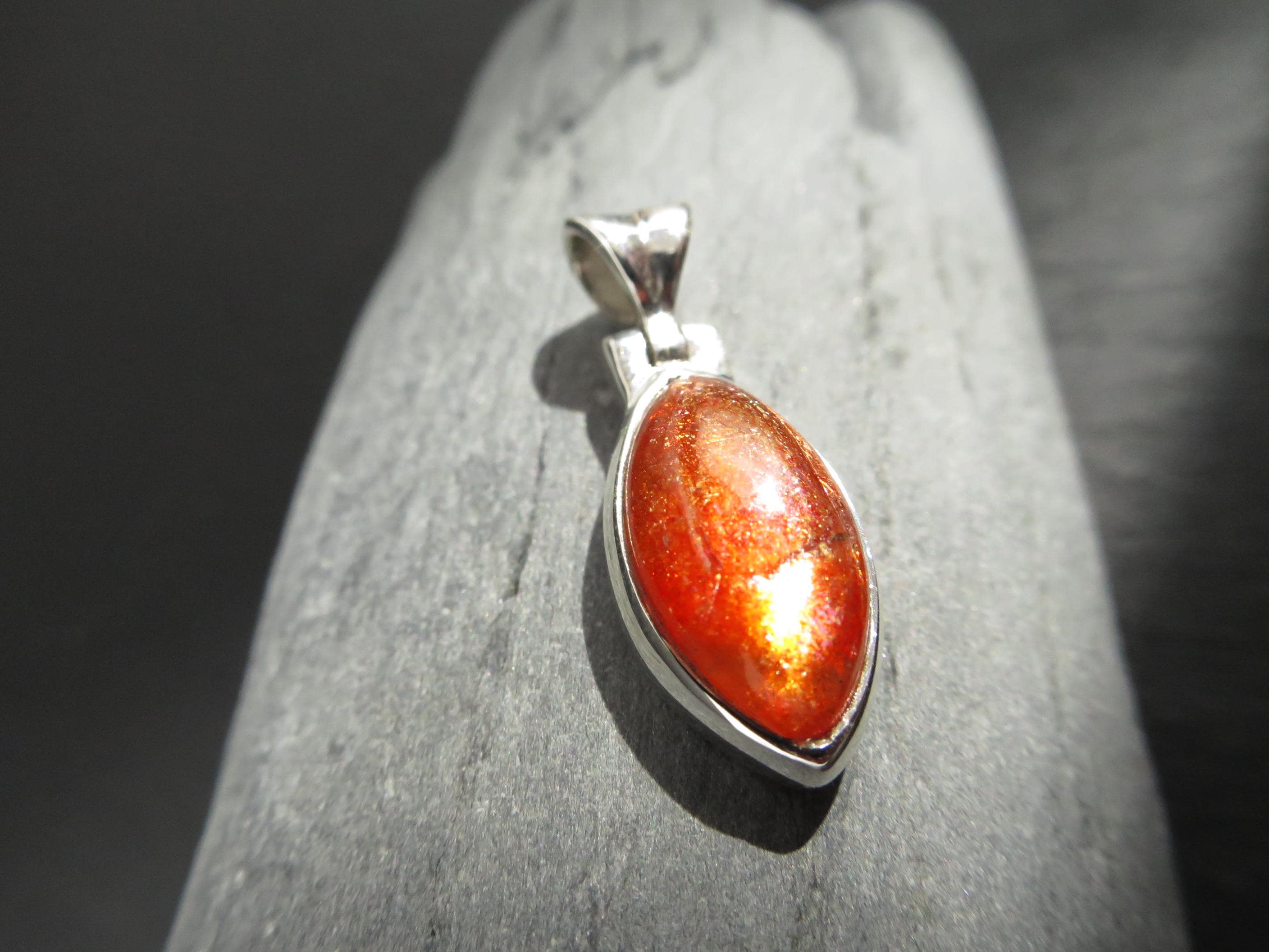 Strahlender Sonnenstein Anhänger orange 925 Silber